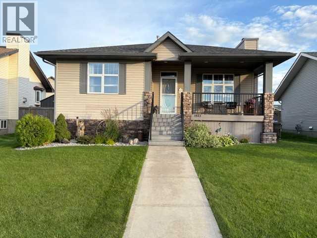 1523 Idaho St, Carstairs, AB T0M 0N0