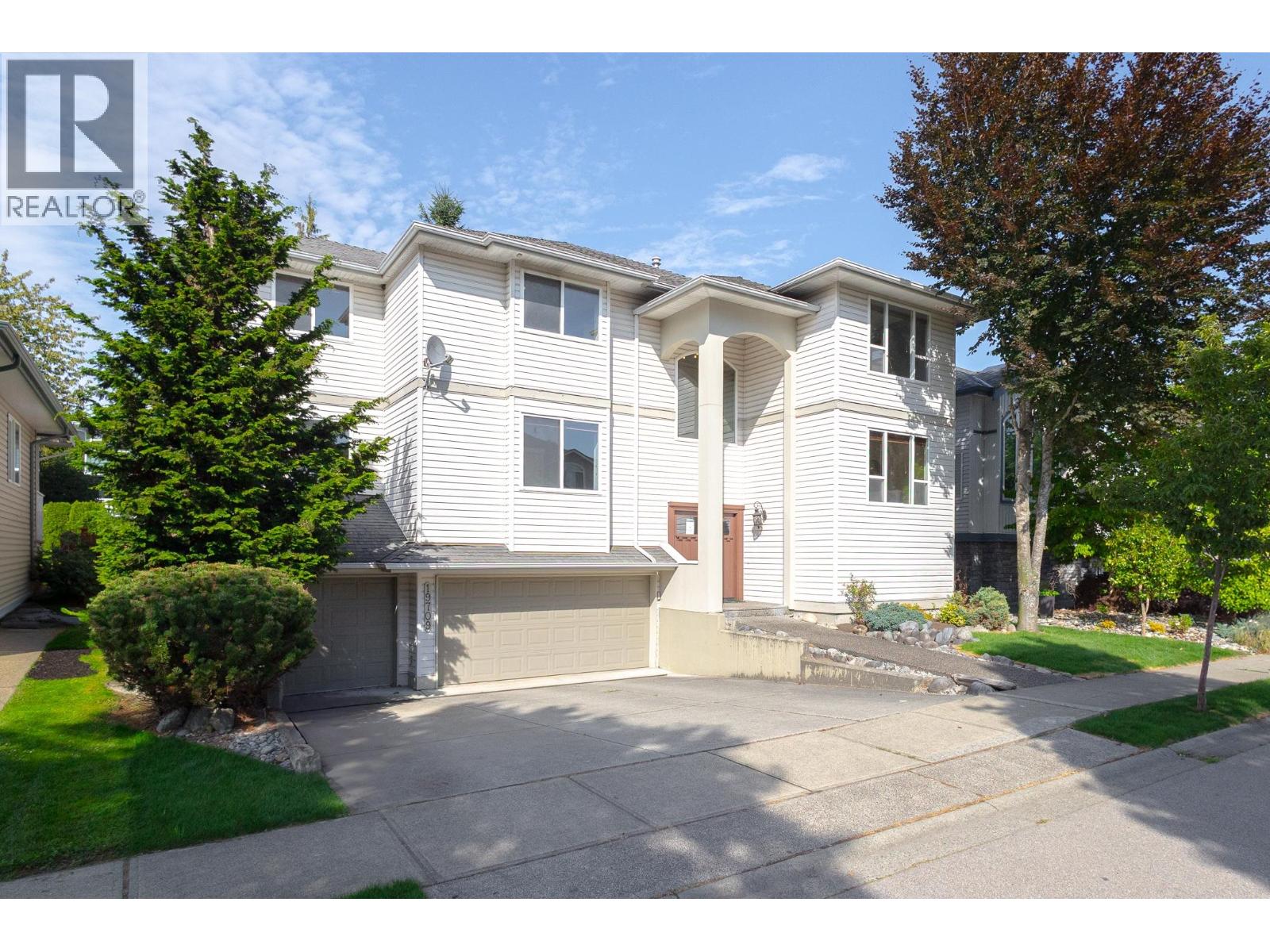 19709 Joyner Pl, Pitt Meadows, BC V3Y 2S3