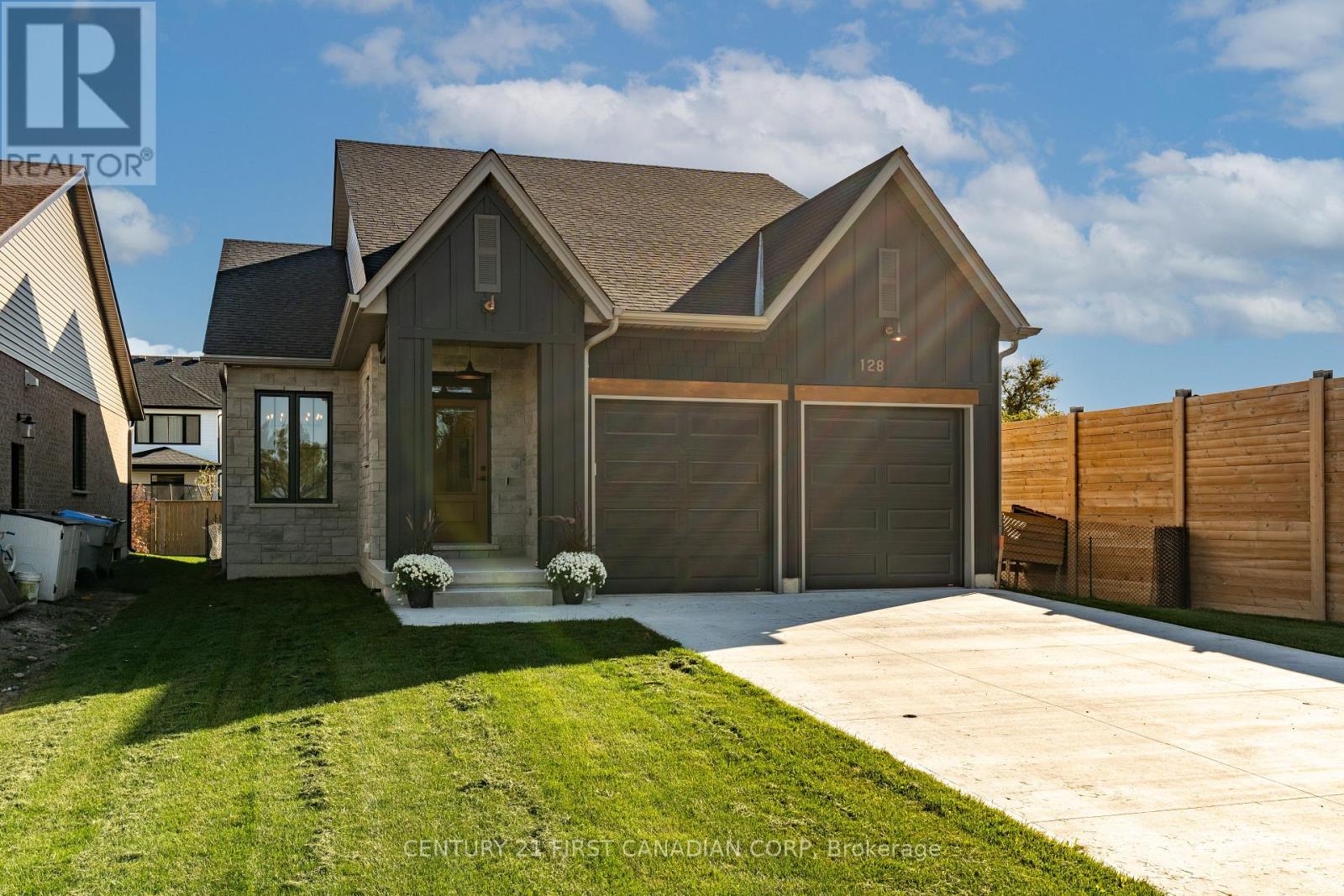 128 Scotts Dr, Lucan Biddulph, ON N0M 2J0