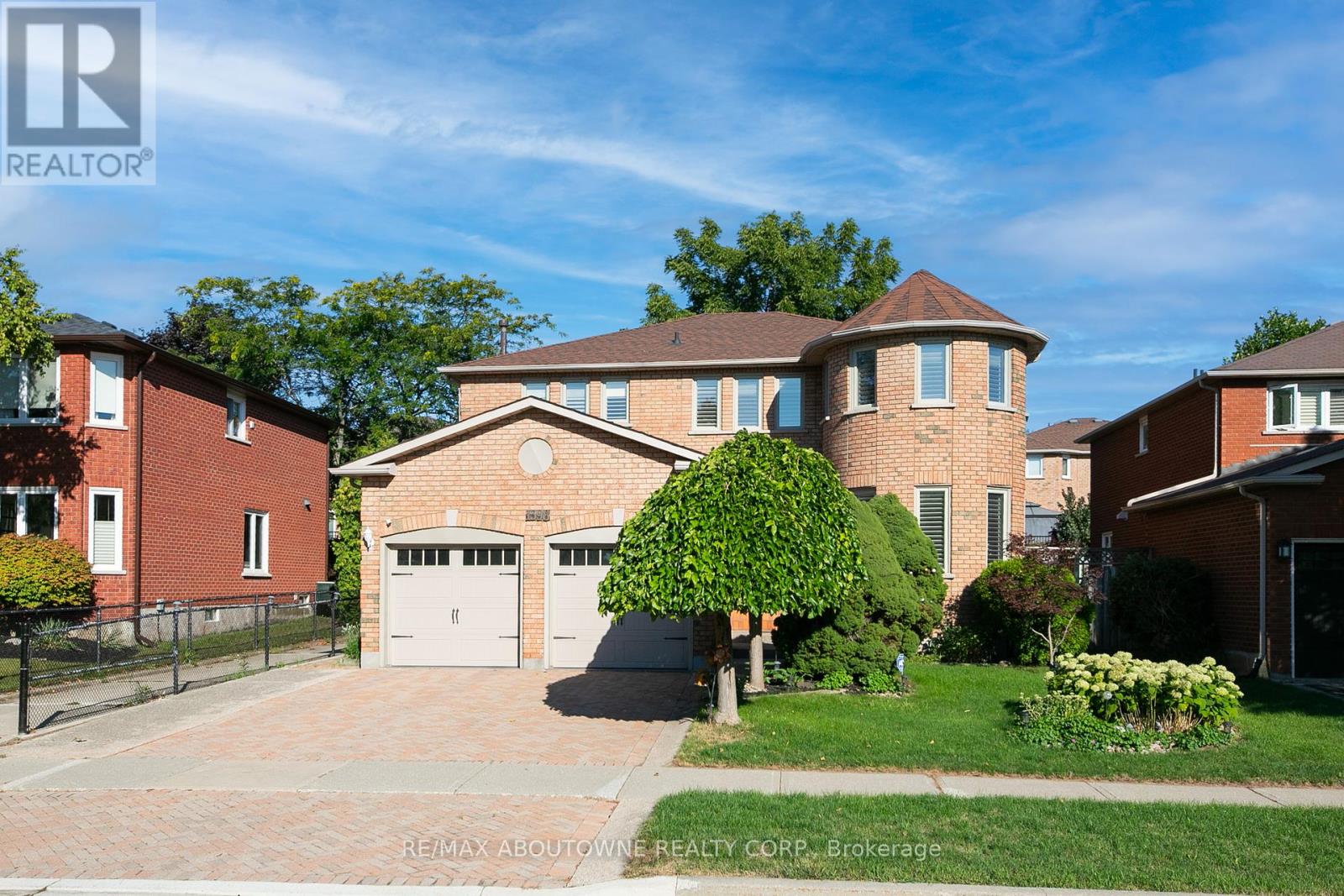 1398 Winterbourne Dr, Oakville, ON L6J 7A5