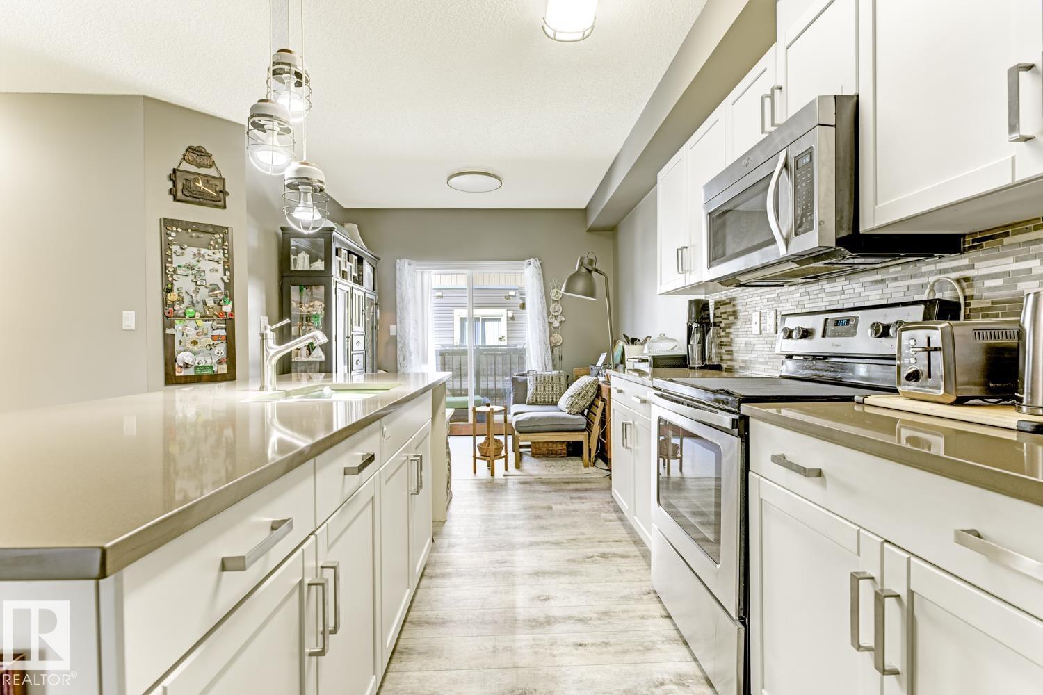 1030 Chappelle Boulevard Southwest #6, Edmonton, AB T6W 2K7
