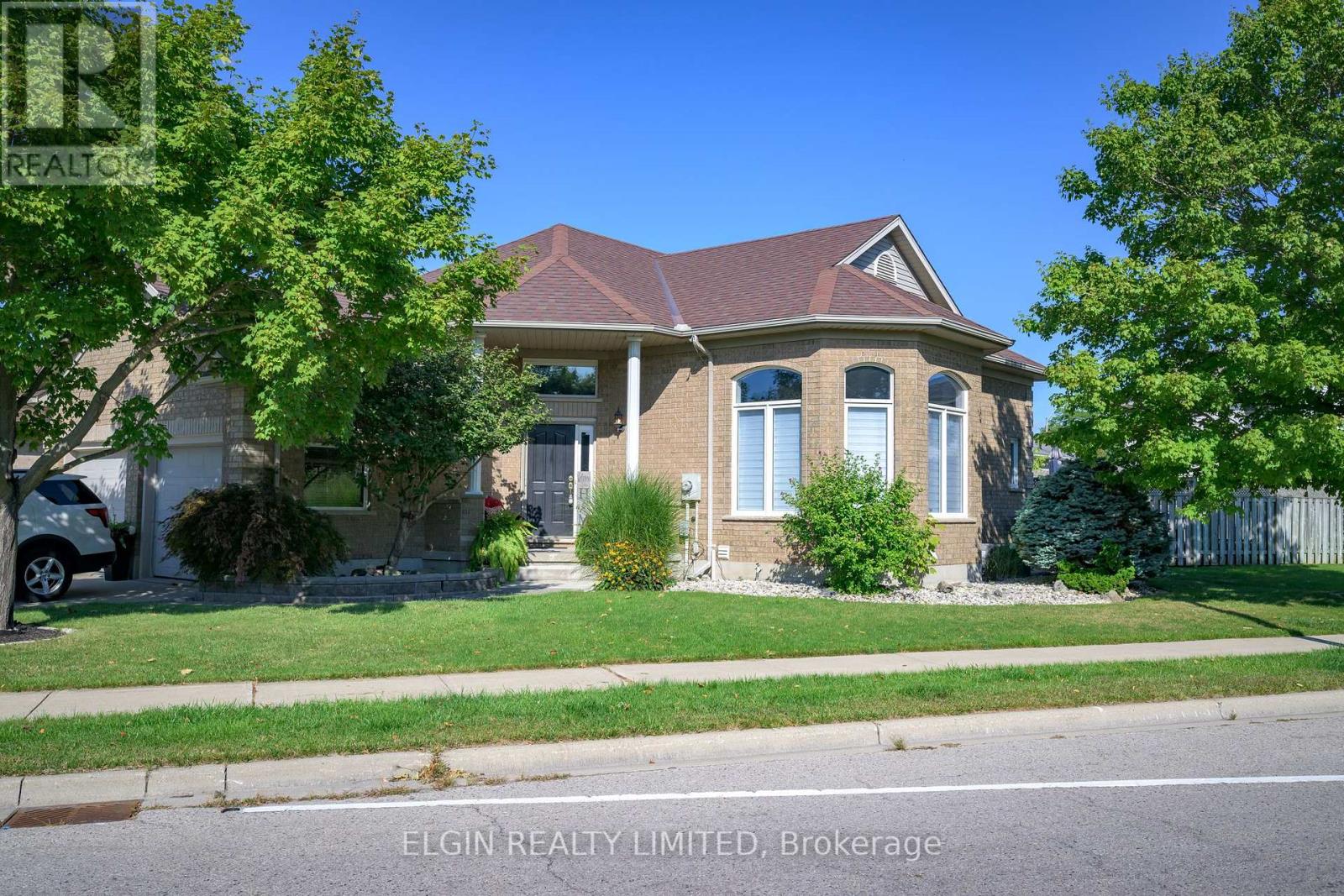 2 Galbraith Ct, St. Thomas, ON N5R 6G8