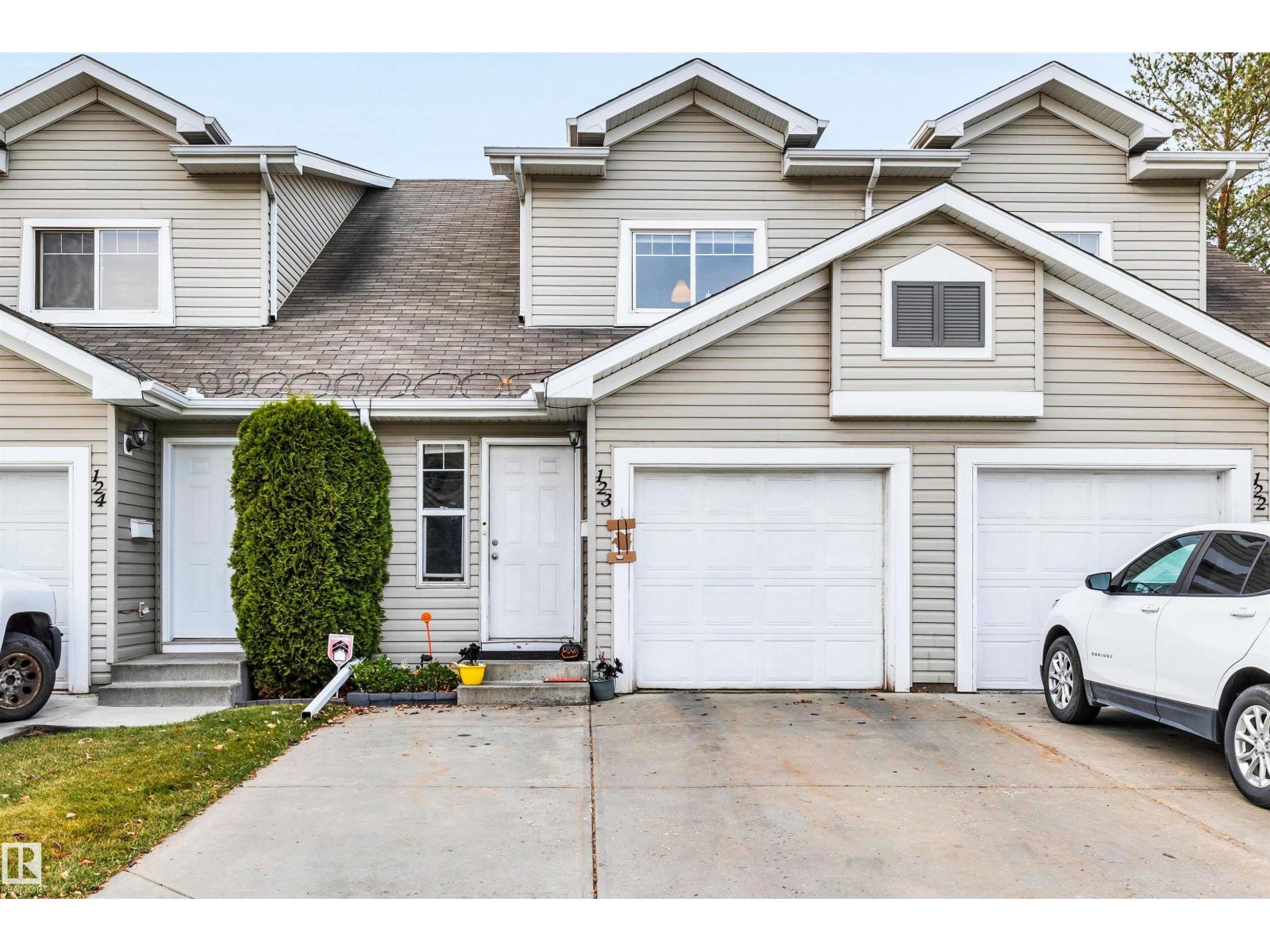 150 Edwards Drive Southwest #123, Edmonton, AB T6X 1M4