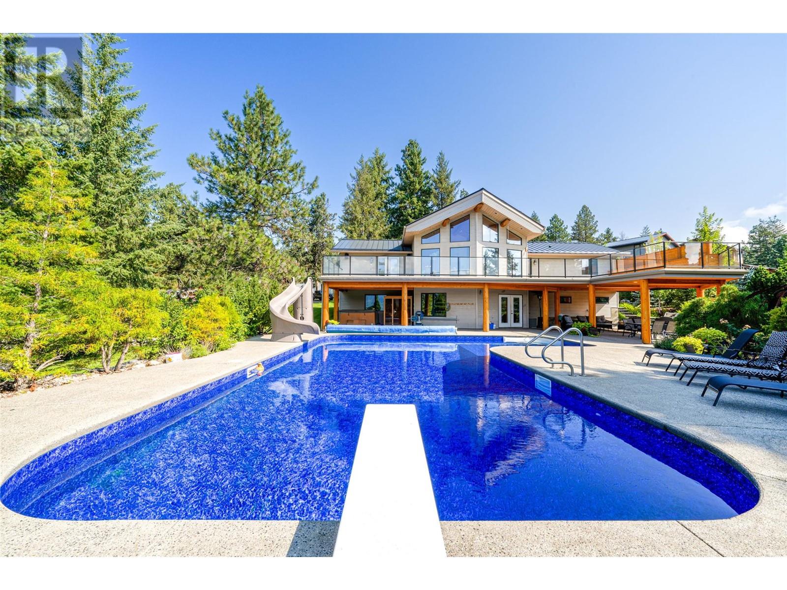 10 Candide Dr, Lumby, BC V0E 2G1