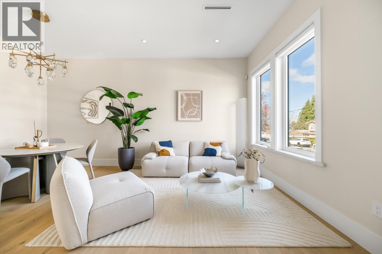 6538 Imperial St, Burnaby, BC V5E 1M8