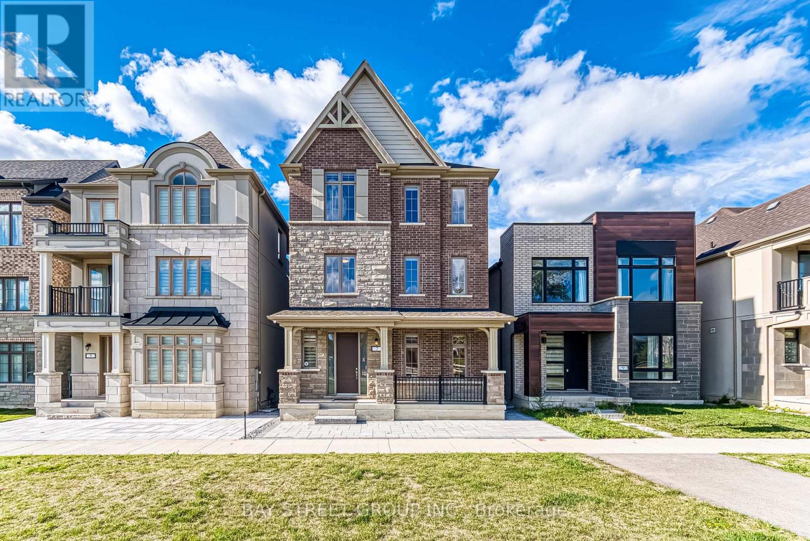 7 Kohn Ln, Markham Angus Glen, ON L6C 3J3