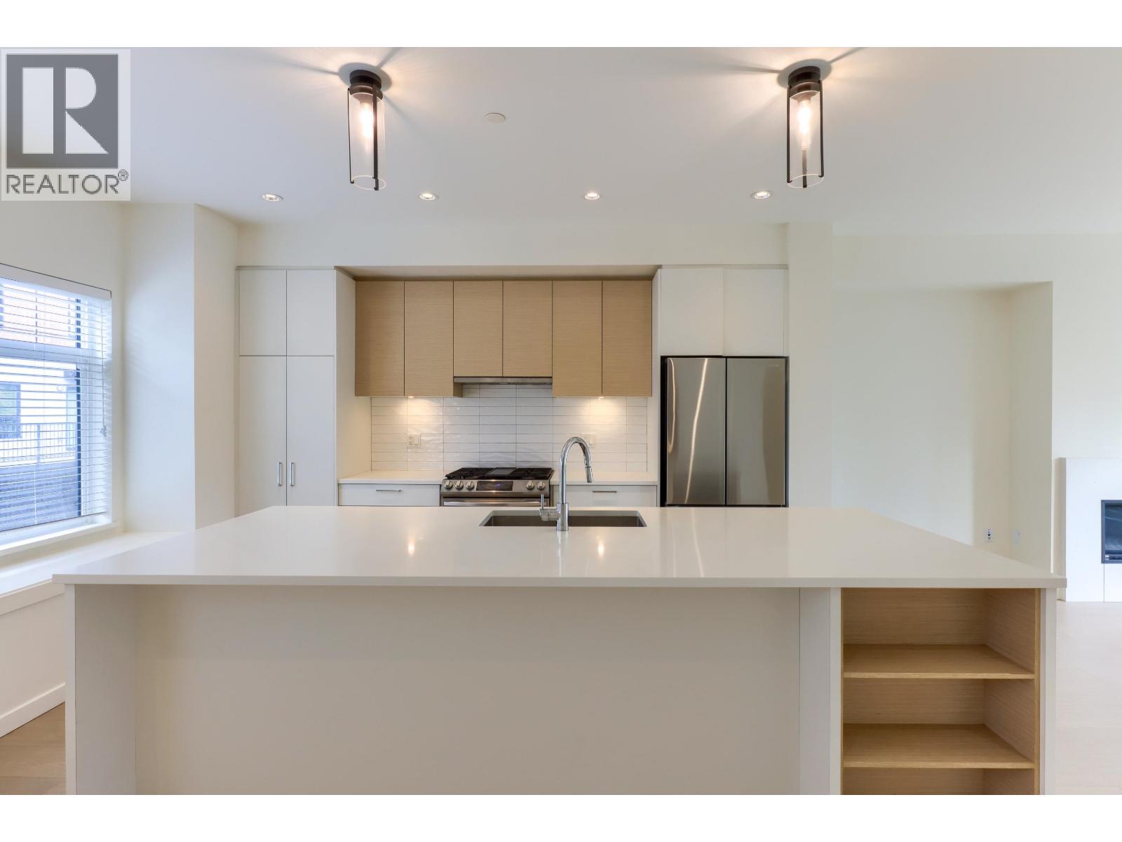 629 S Dyke Road Unit 6, New Westminster, BC V3M 0N3