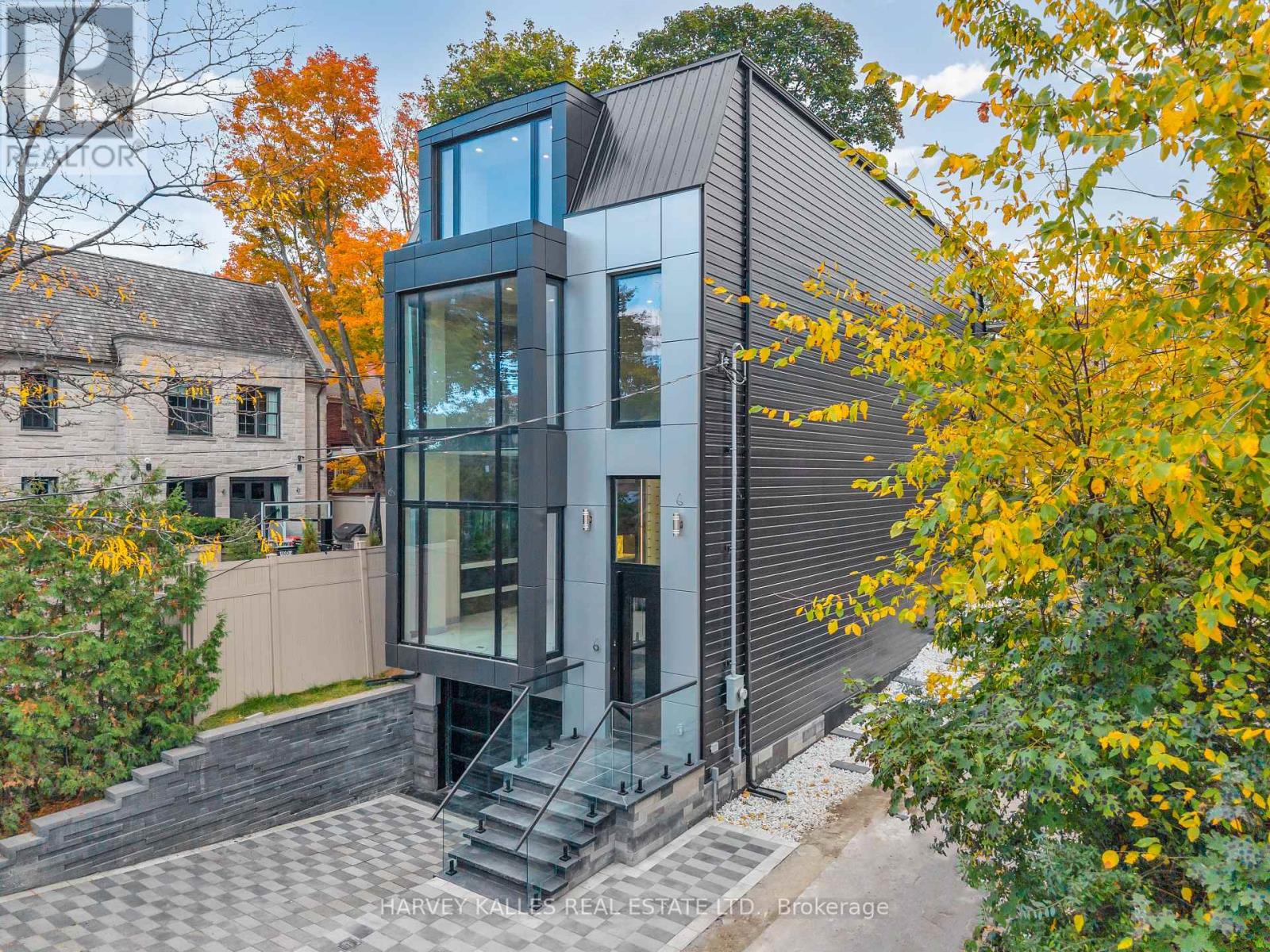 71 Ardmore Rd, Toronto, ON M5P 1W1