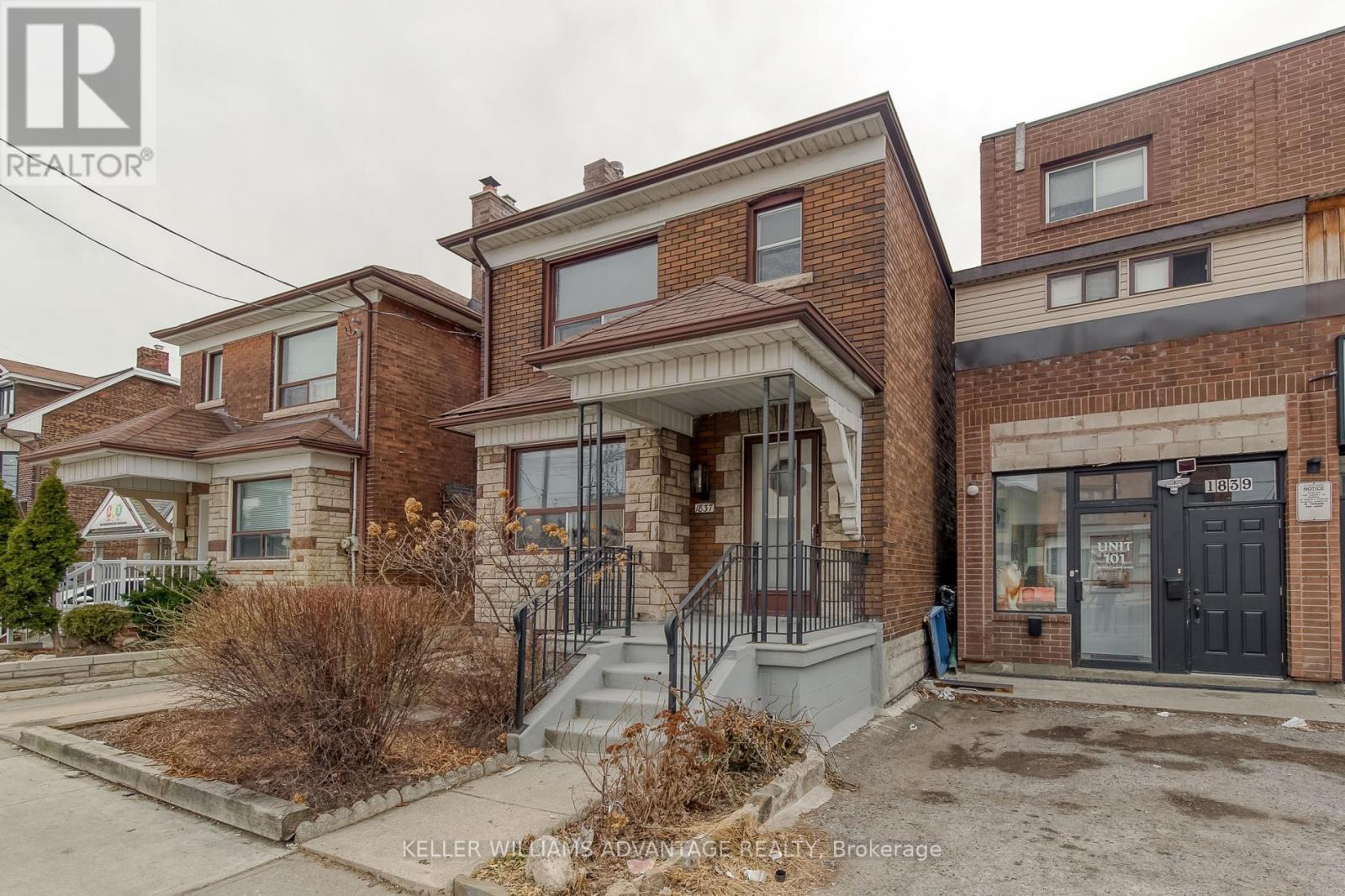 1837 Davenport Rd, Toronto, ON M6N 1B8