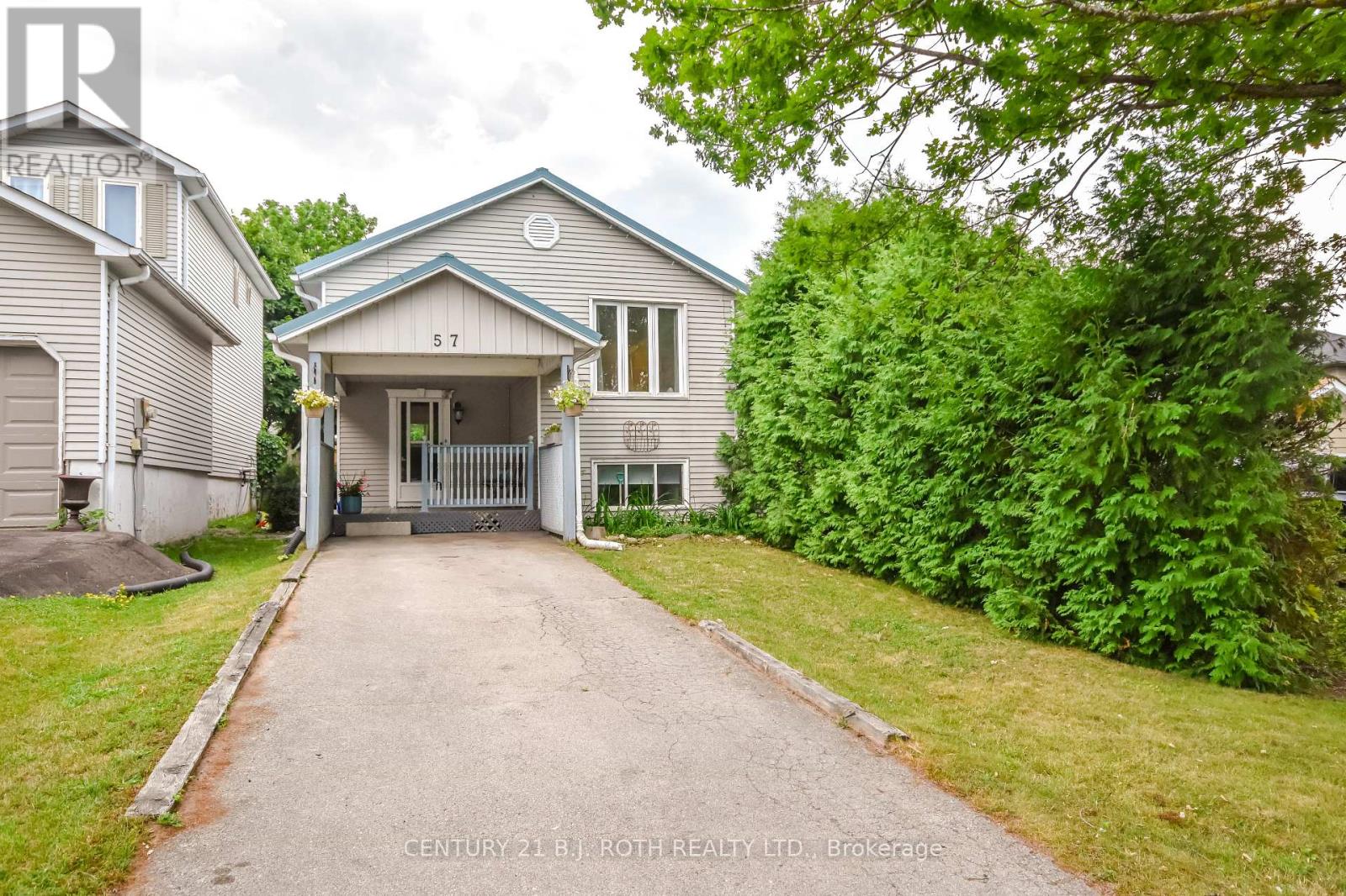 57 Dambrosio Dr, Barrie, ON L4N 6V4