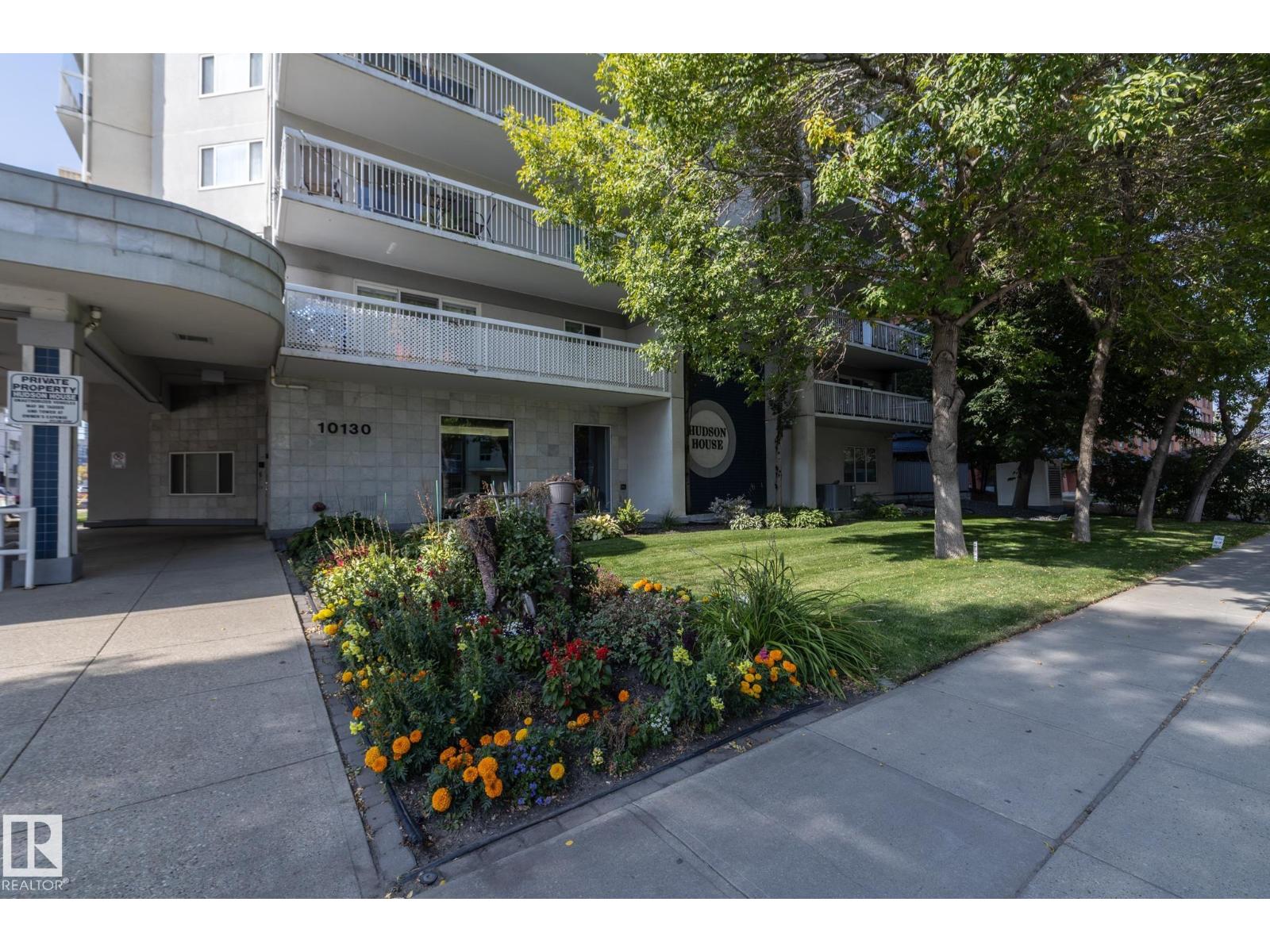 10130 114 Street Northwest #205, Edmonton, AB T5K 2S6