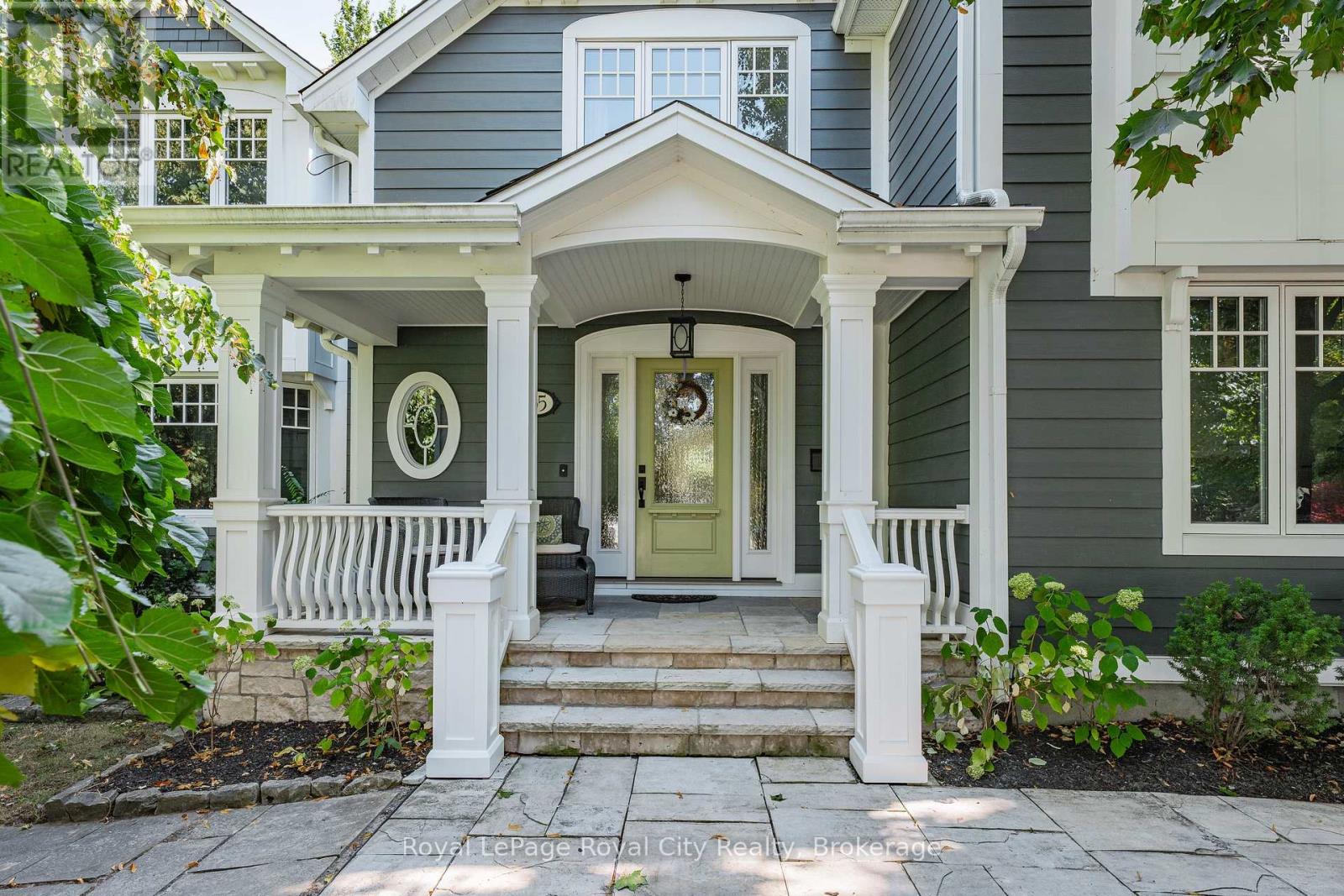 35 Monticello Cres, Guelph Kortright East, ON N1G 2M1