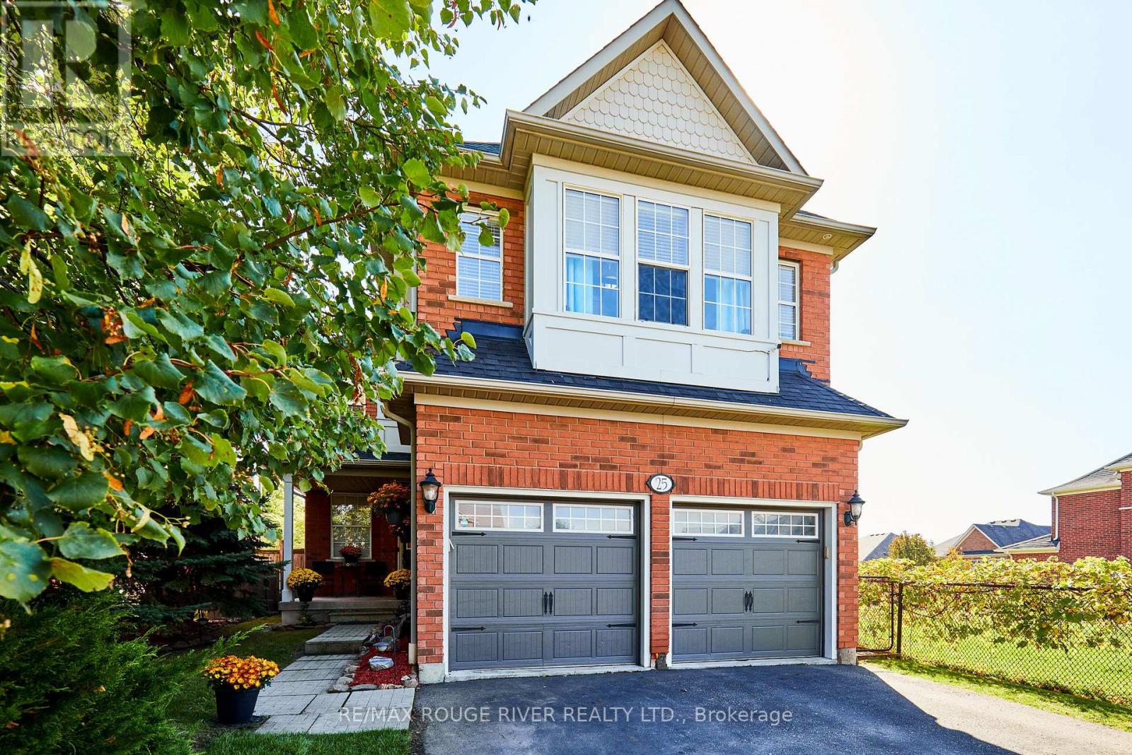 25 Constance Dr, Whitby, ON L1P 1M9