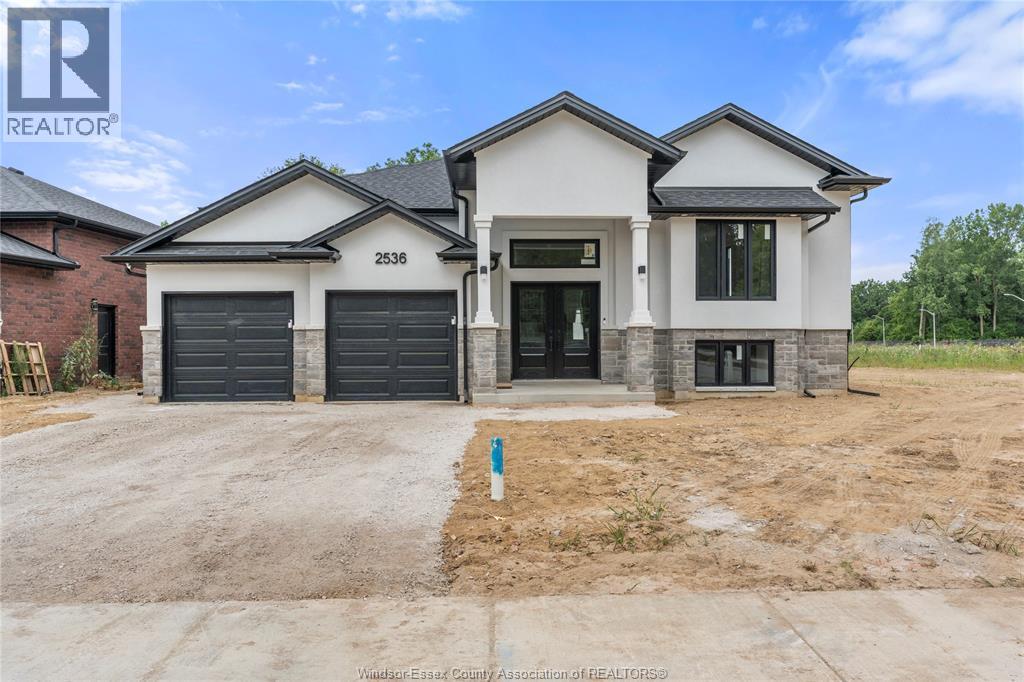 2596 Mayfair Ave S, Lasalle, ON N9J 0E5