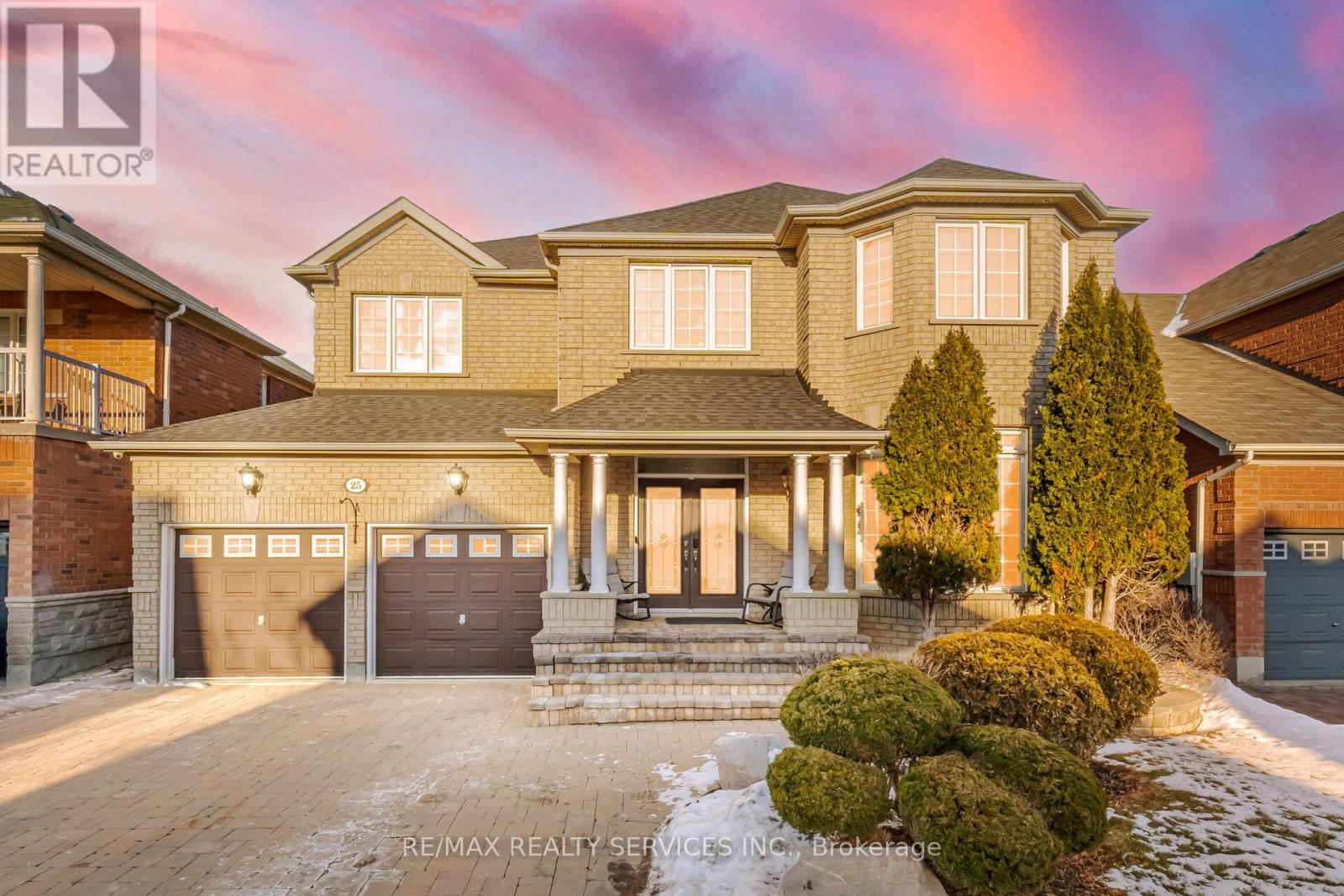 25 Mountain Gorge Rd, Brampton, ON L6R 2X7