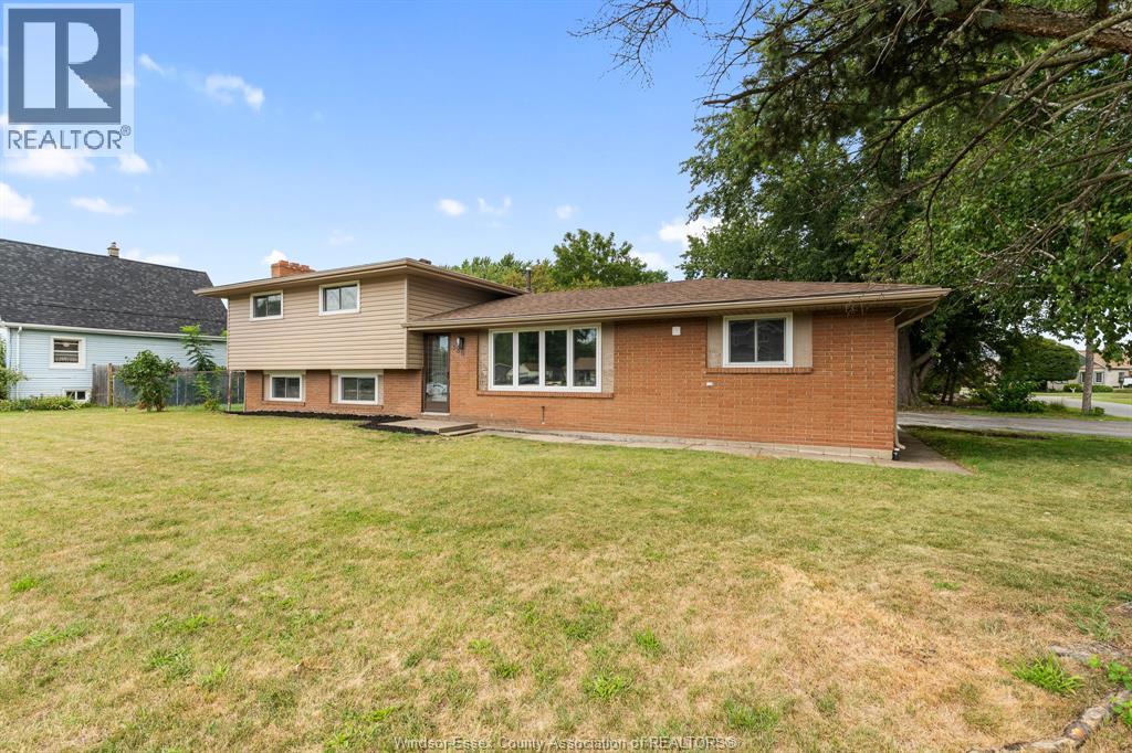 380 Highway 18, Lasalle, ON N9J 1Z7
