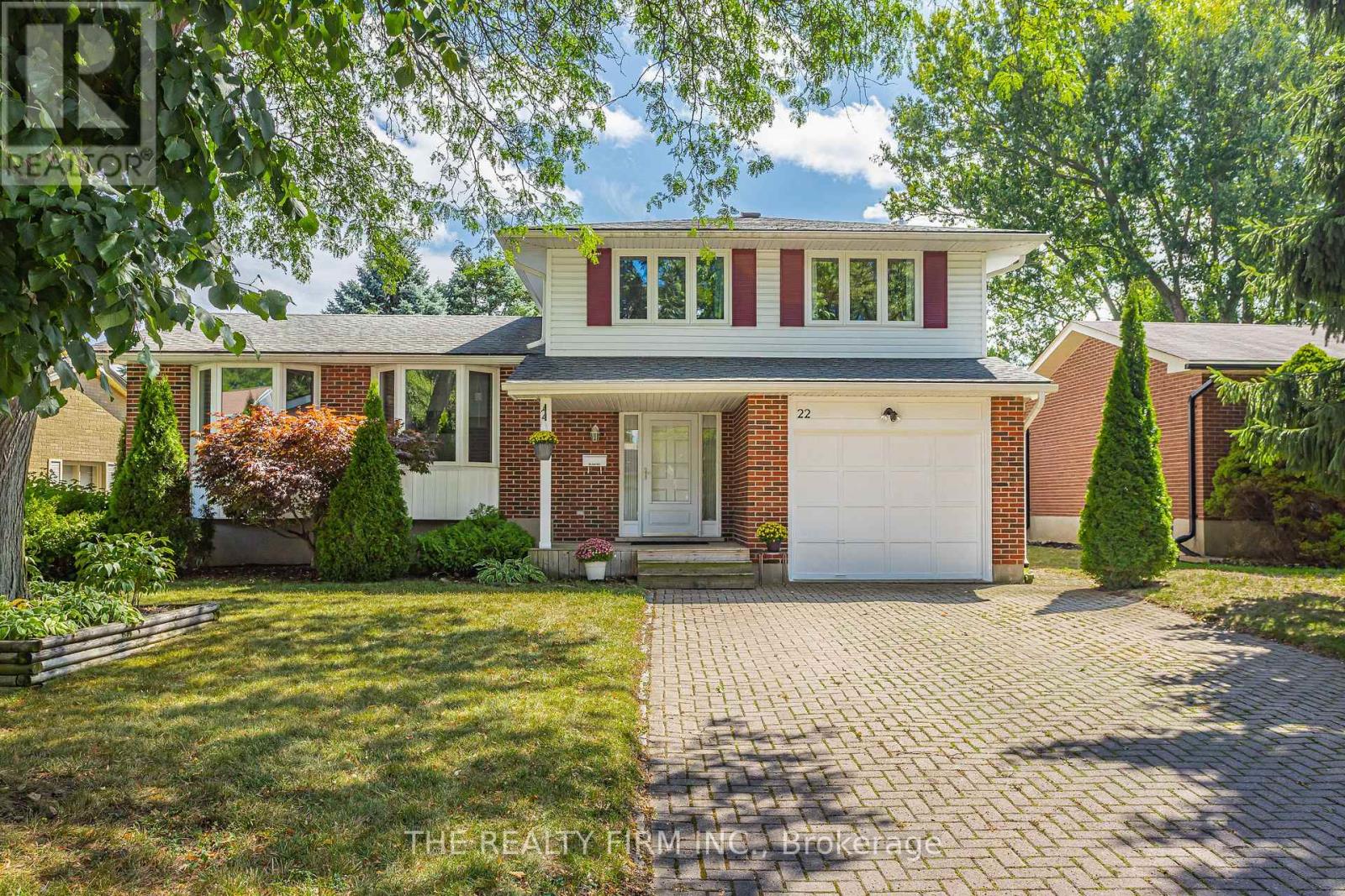 22 Milford Cres, London, ON N5X 1A8