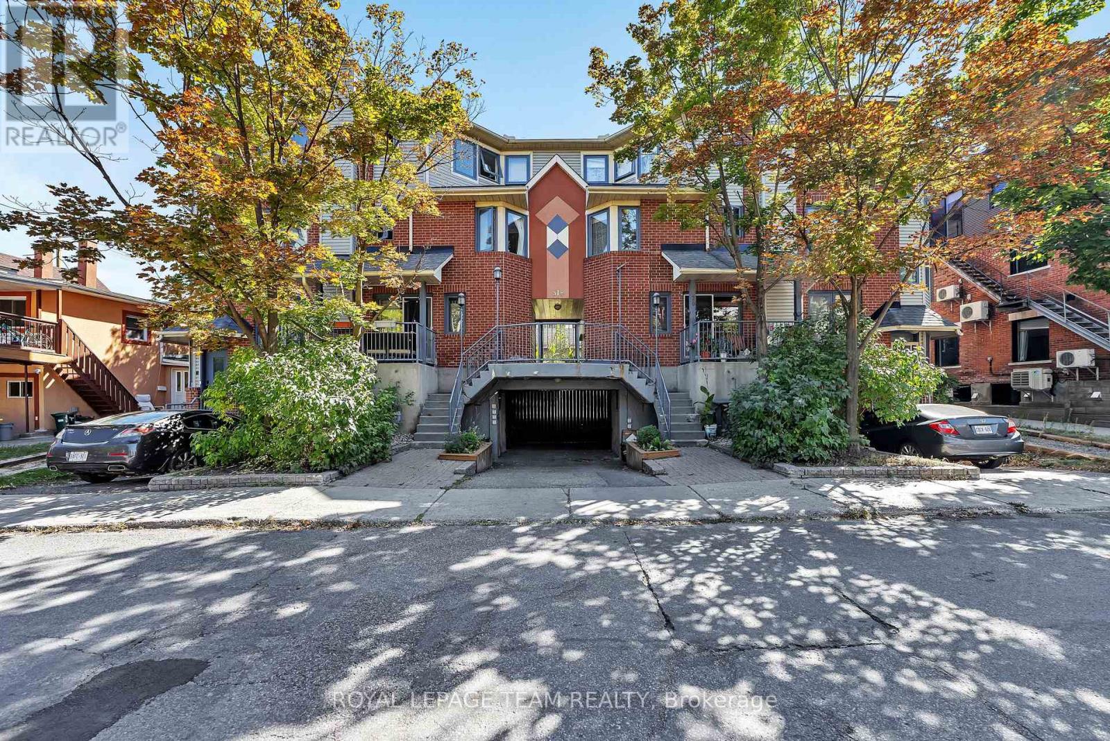9 518 Lisgar St, Ottawa, ON K1R 5H5