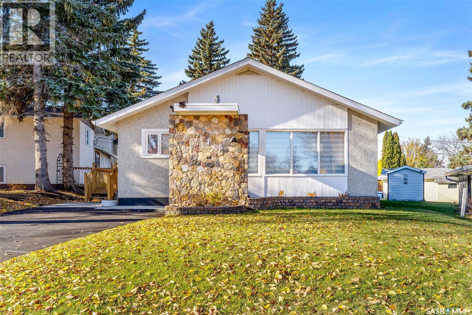 718 Cuelenaere St, Prince Albert, SK S6V 2S9