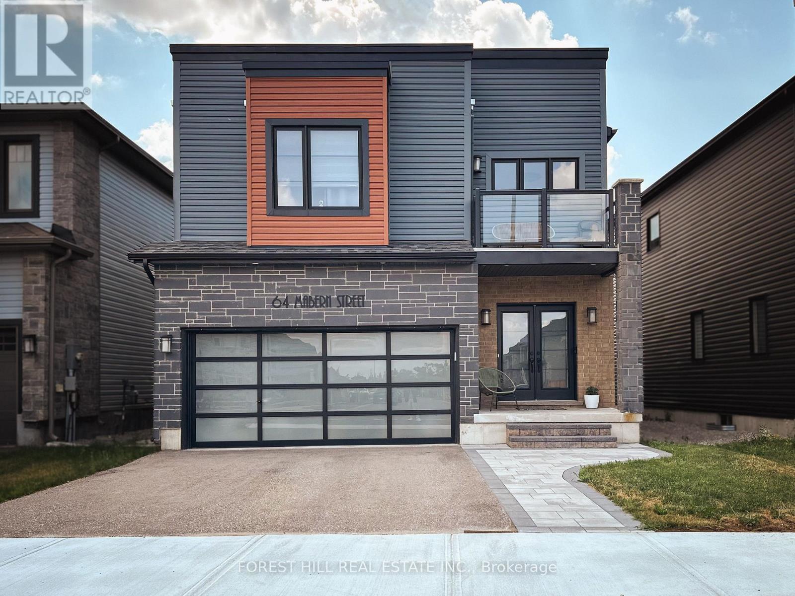 64 Mabern St, Barrie, ON L9J 0J2