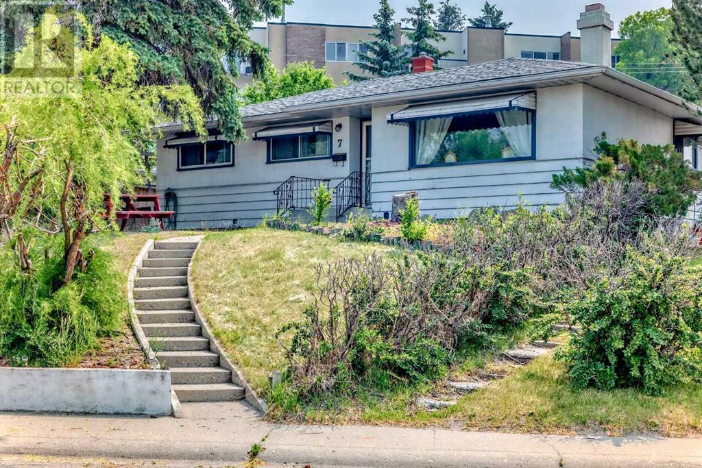 7 Fielding Dr SE, Calgary, AB T2H 1H2