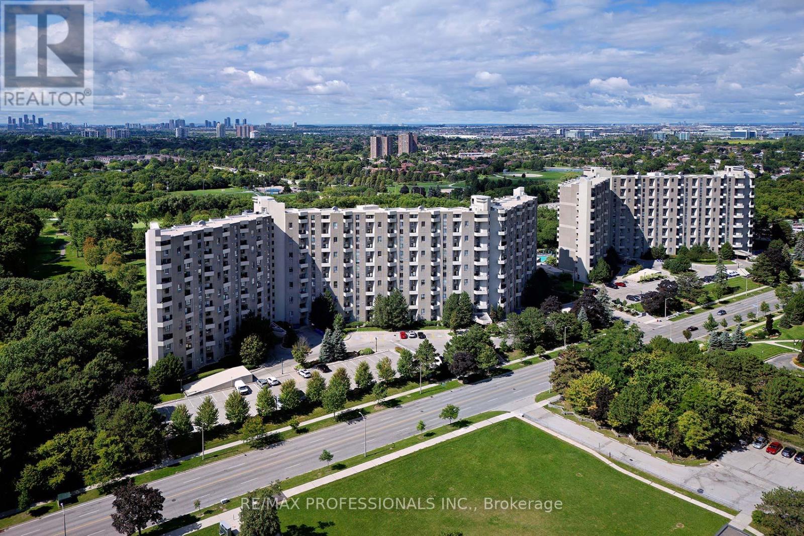 284 Mill Rd E8 Rd, Toronto, ON M9C 4W6