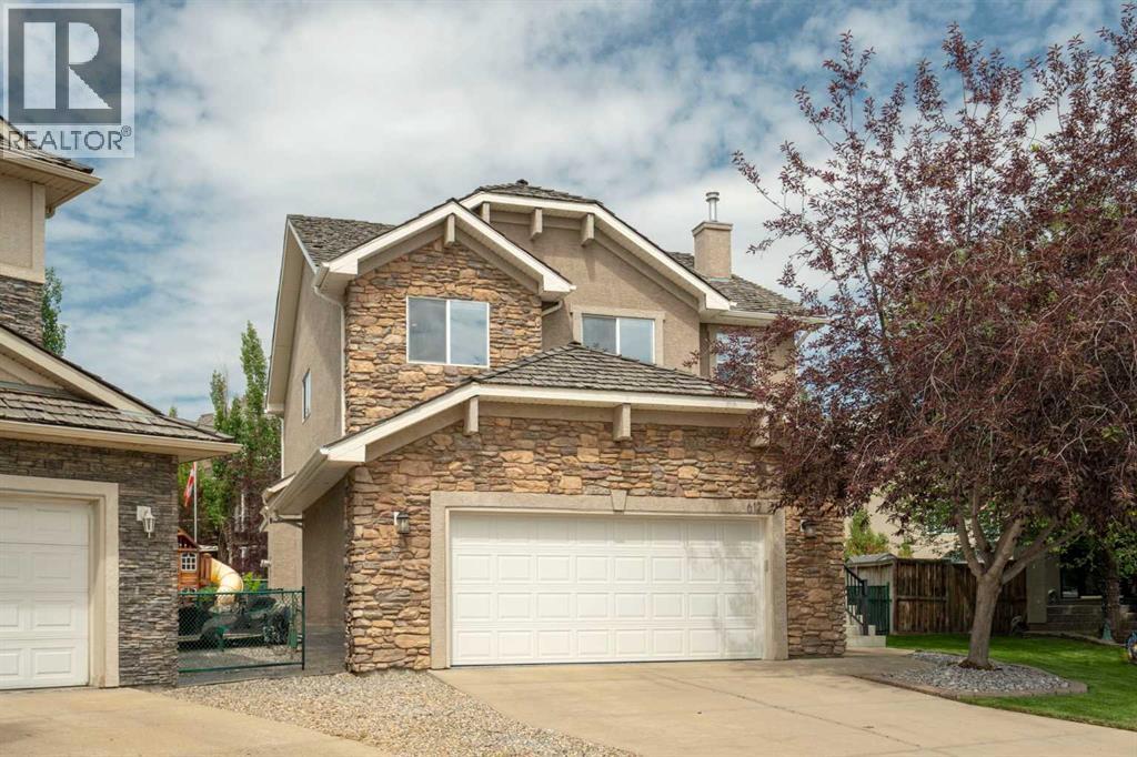 612 Royal Ct NW, Calgary, AB T3G 4X5