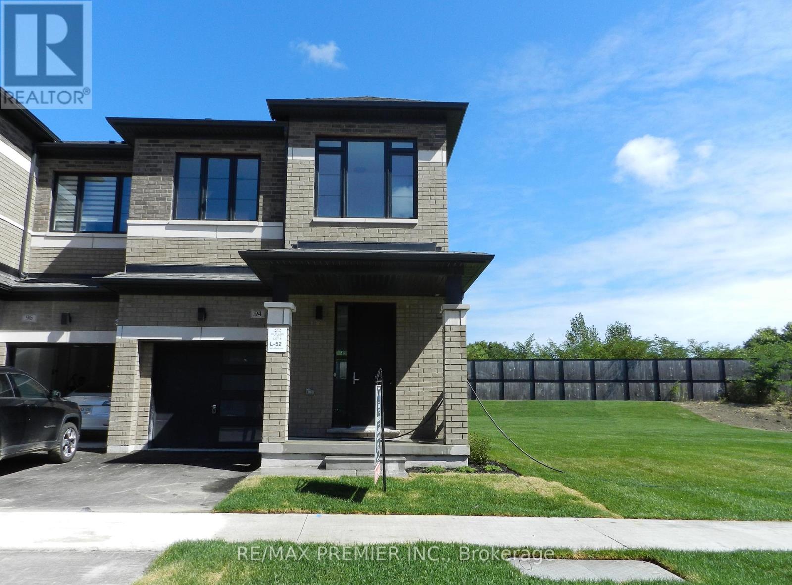 94 Turnberry Ln, Barrie, ON L4N 6K7