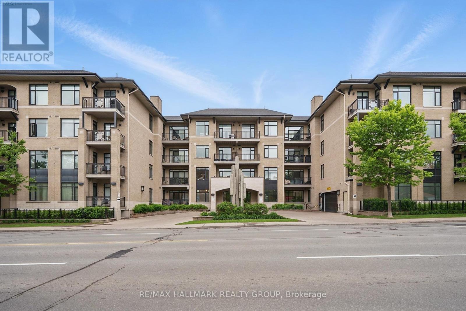 808 Bronson Avenue #ph7, Ottawa, ON K1S 5A4