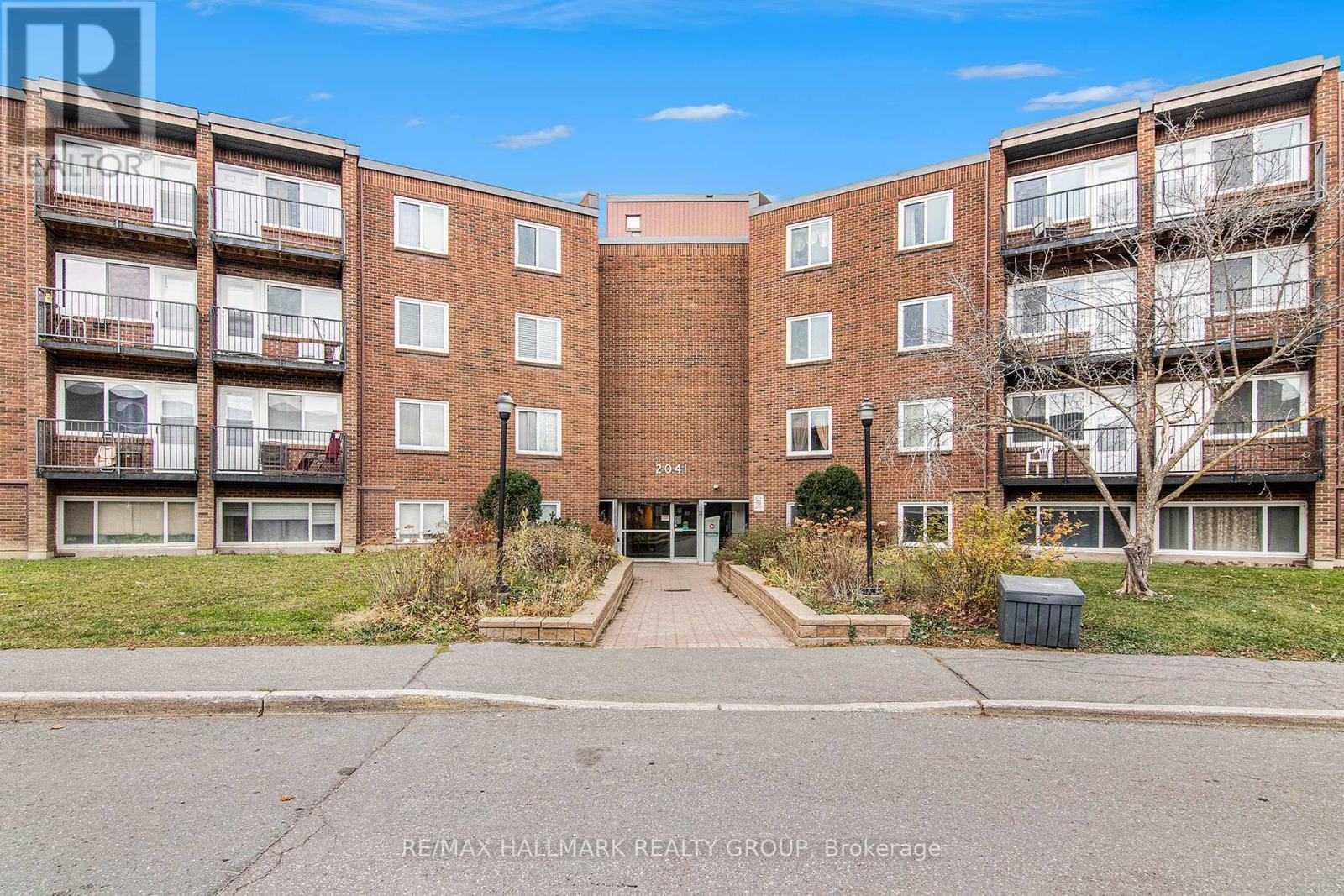 203 Unit 2041 Arrowsmith Dr Dr #c, Ottawa, ON K1J 7V7