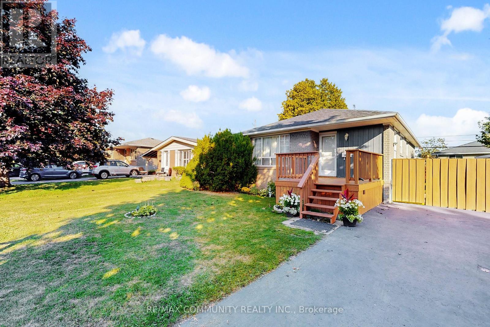 855 Zator Ave, Pickering, ON L1W 1Y2