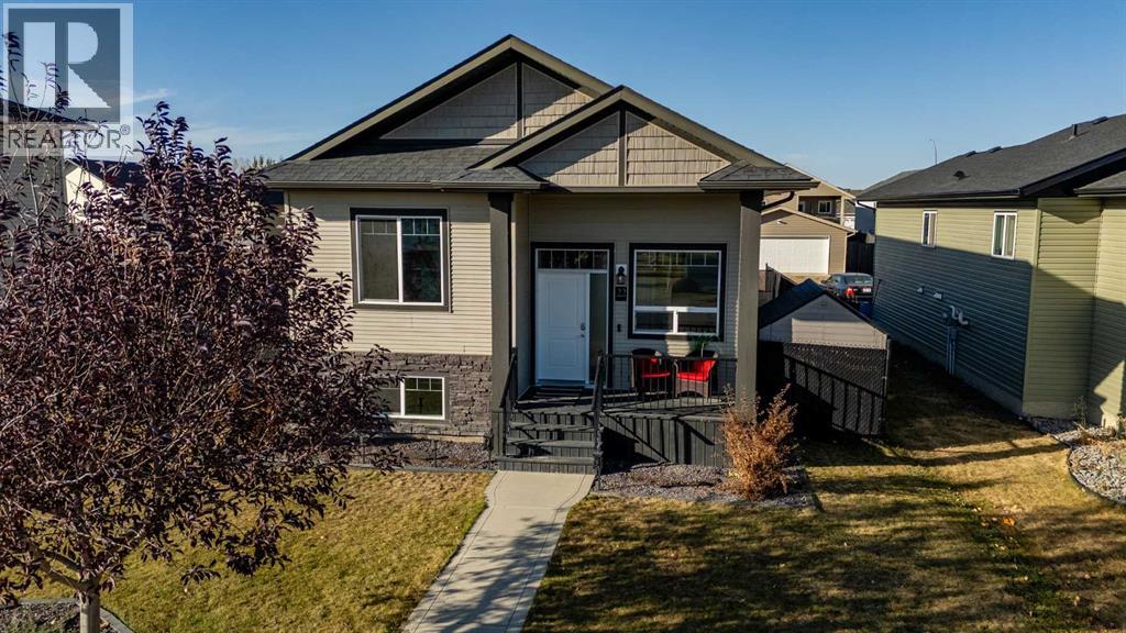 22 Mackenzie Ranch Way, Lacombe, AB T4L 0A7