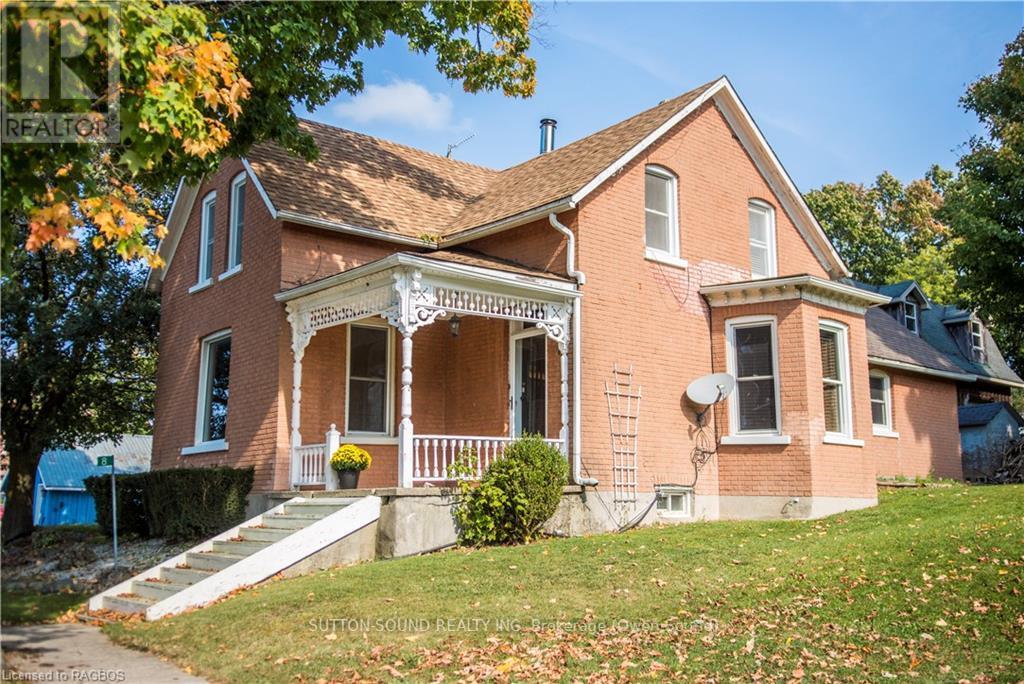 8 Elizabeth Dr, South Bruce Peninsula, ON N0H 1A0