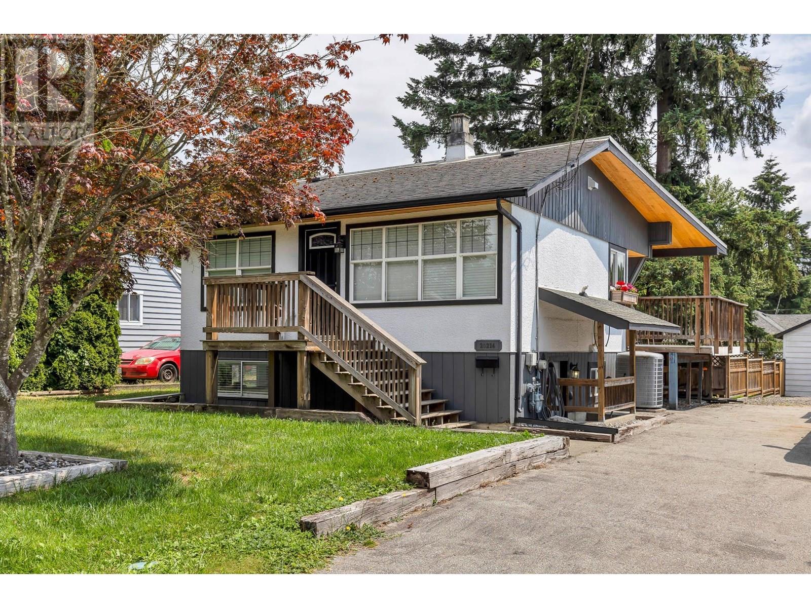 20214 Wanstead St, Maple Ridge, BC V2X 1H8
