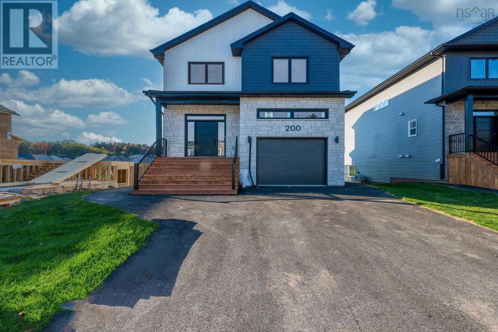 200 Darner Dr, Beaver Bank, NS B4G 1C1