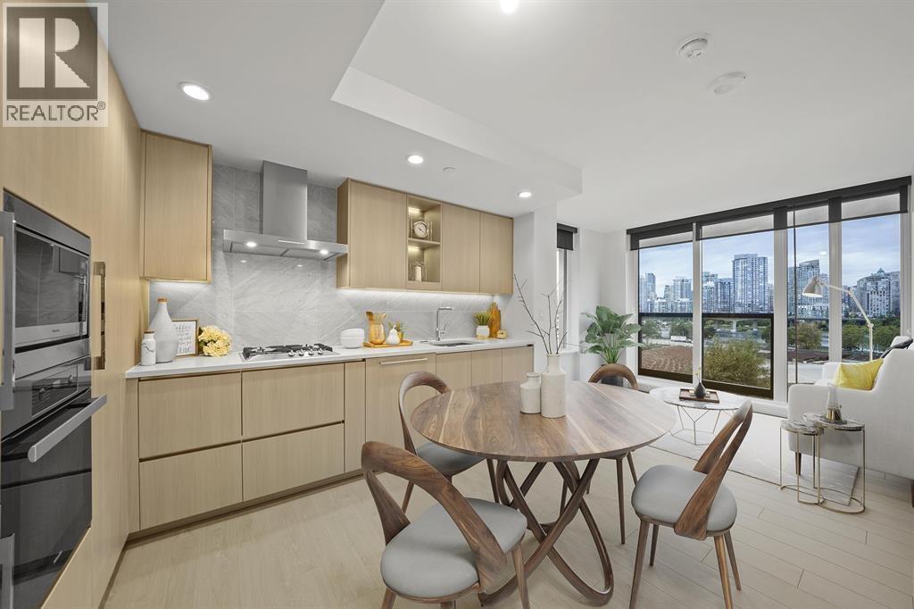 1768 Cook Street Unit 1206, Vancouver, BC V5Y 0N3