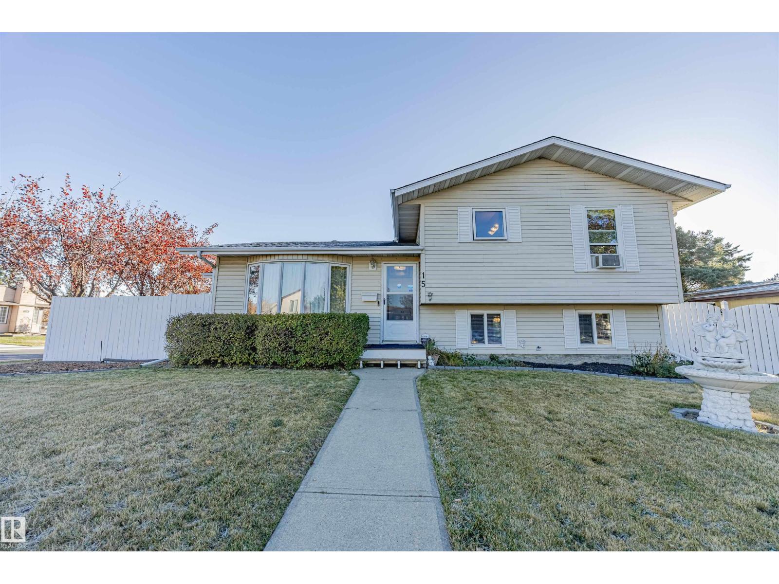 15 William Hustler Cr NW, Edmonton, AB T5A 4C1