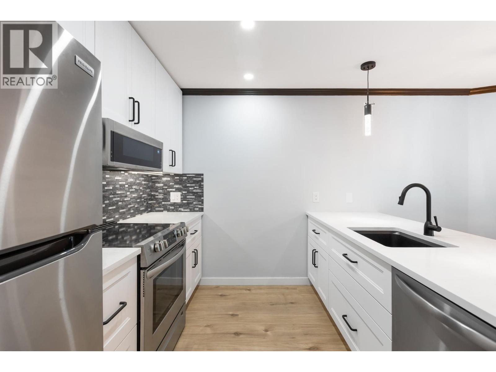 11595 Fraser Street Unit 207, Maple Ridge, BC V2X 0X7
