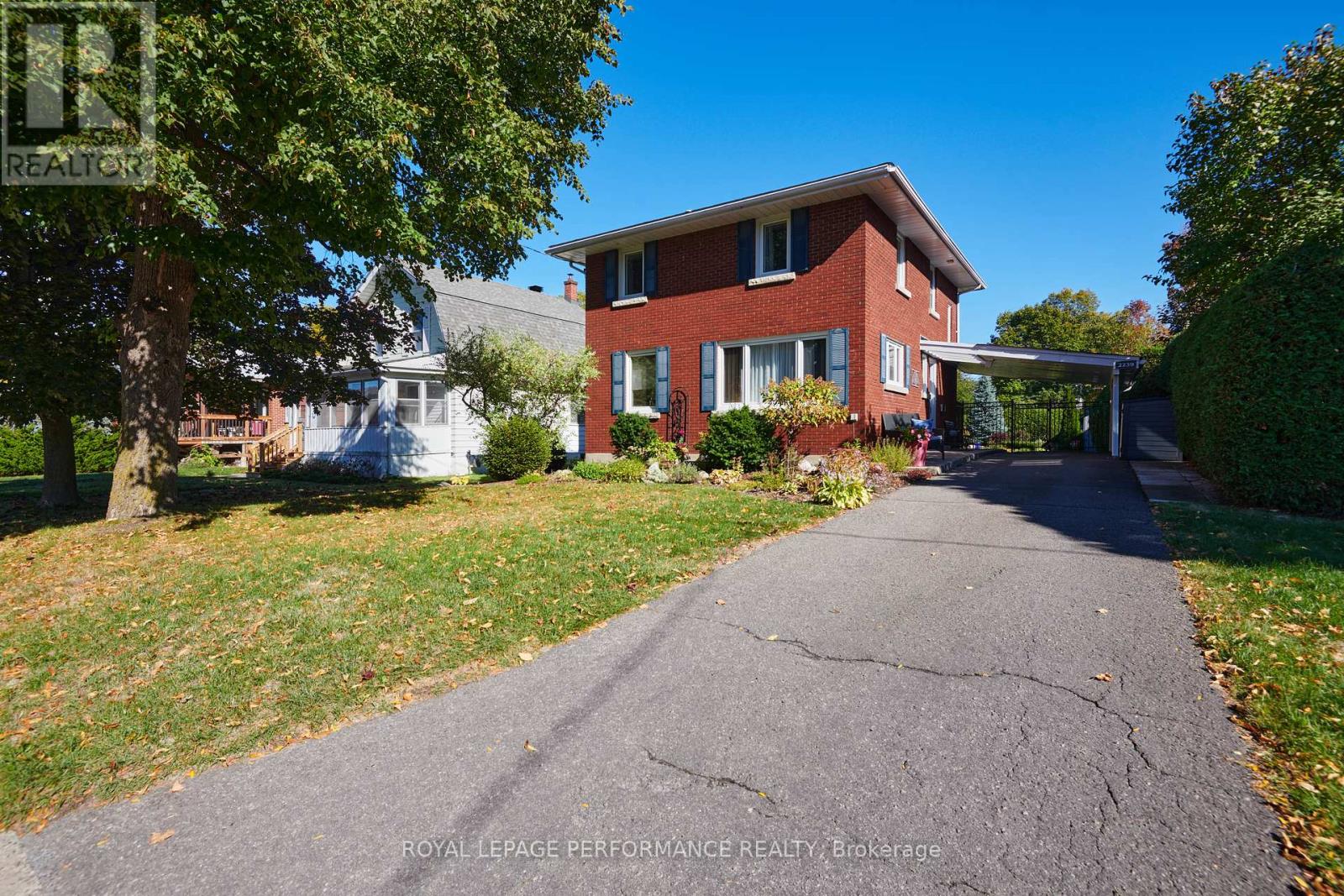 2239 Webster Ave, Ottawa, ON K1H 7H1