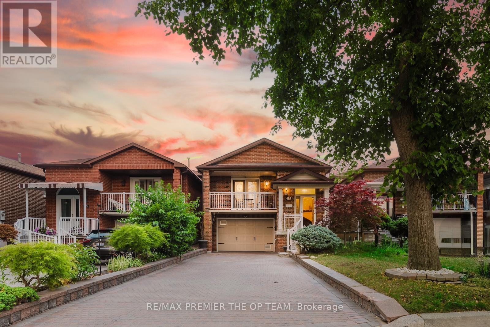 11 Imperial Ct, Vaughan, ON L4L 3T9