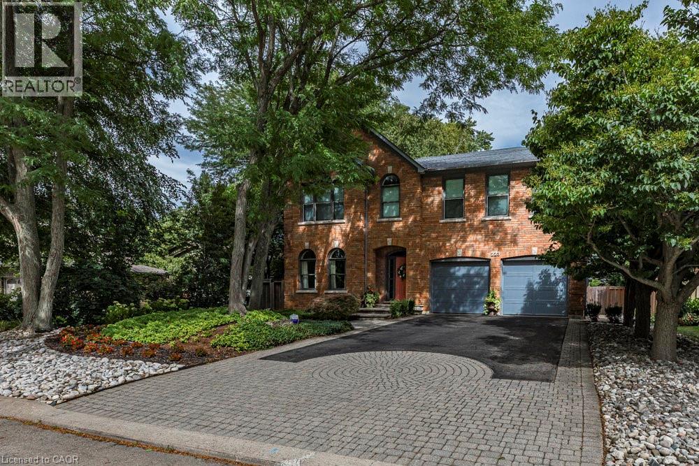 223 Briar Hill Cres, Ancaster, ON L9G 3M9