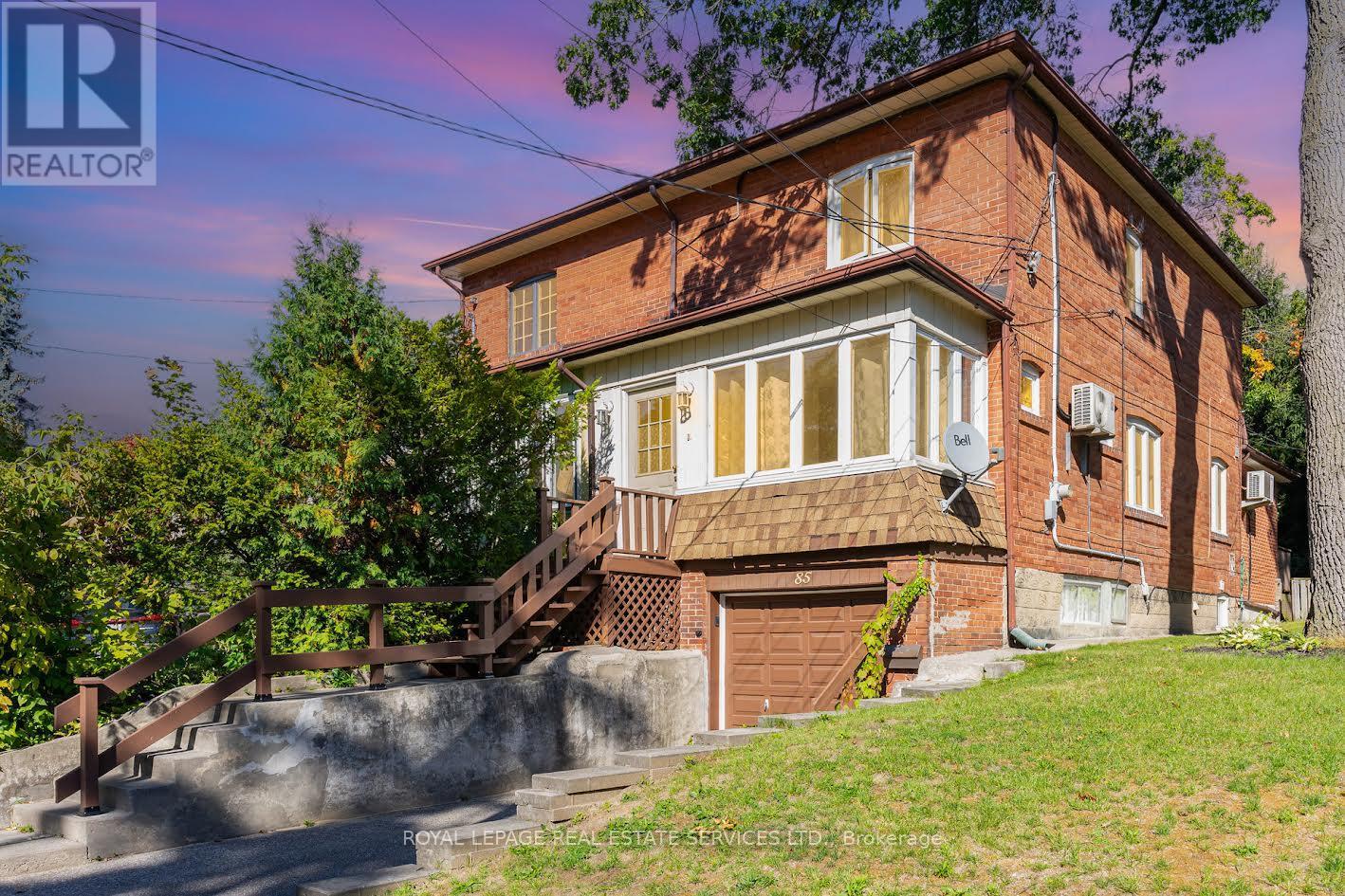 85 Kennedy Ave, Toronto, ON M6S 2X8