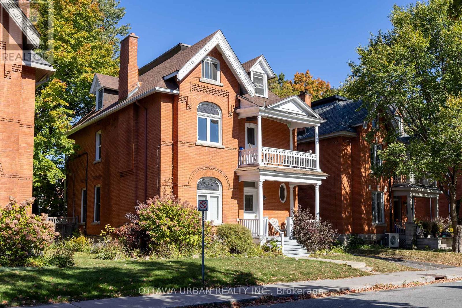 101 Strathcona Ave, Ottawa, ON K1S 1X5
