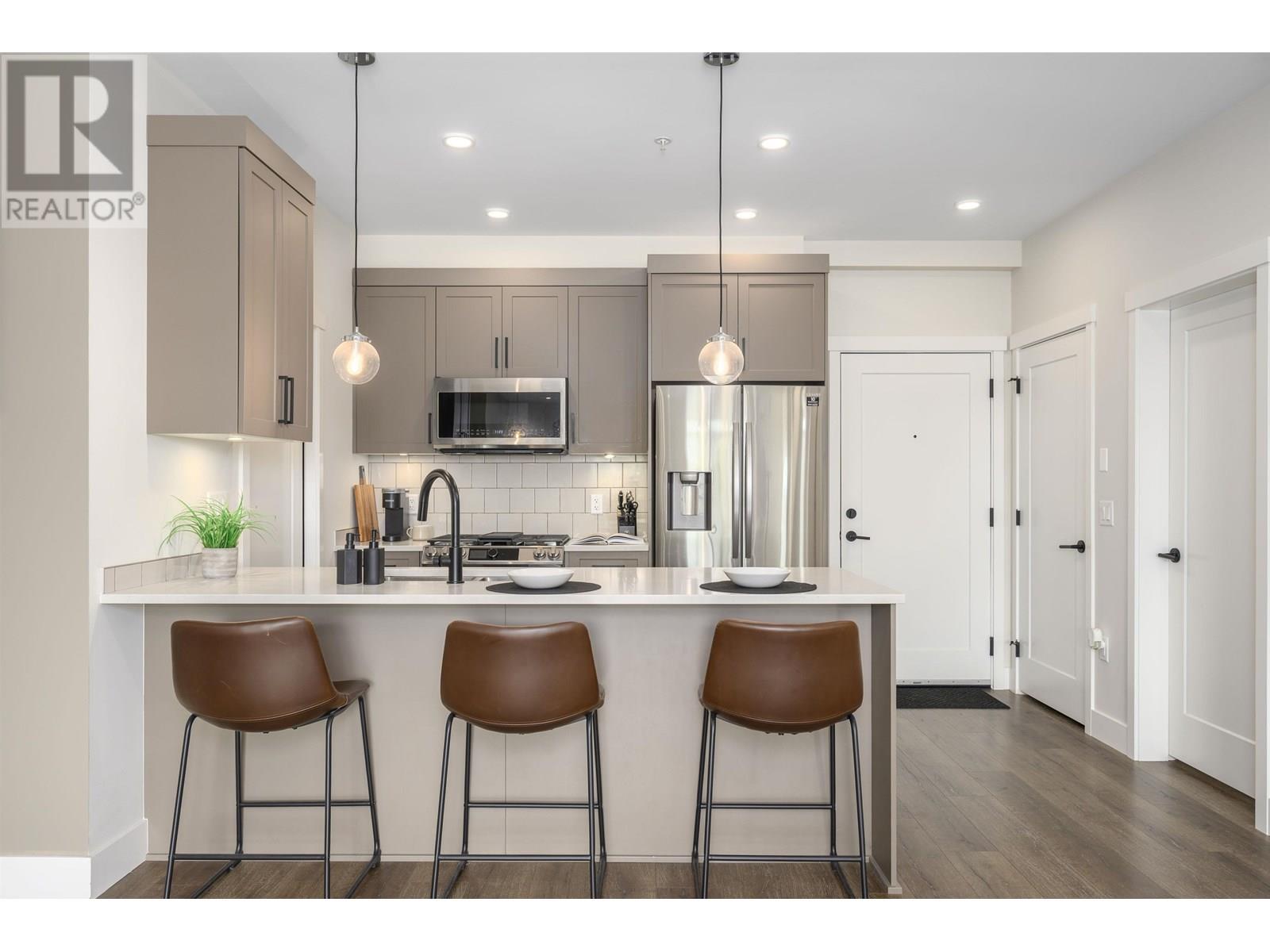 22638 119 Avenue Unit 204, Maple Ridge, BC V2X 4L1