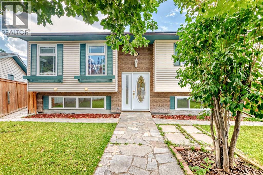 151 Whitlock Pl NE, Calgary, AB T1Y 4S7