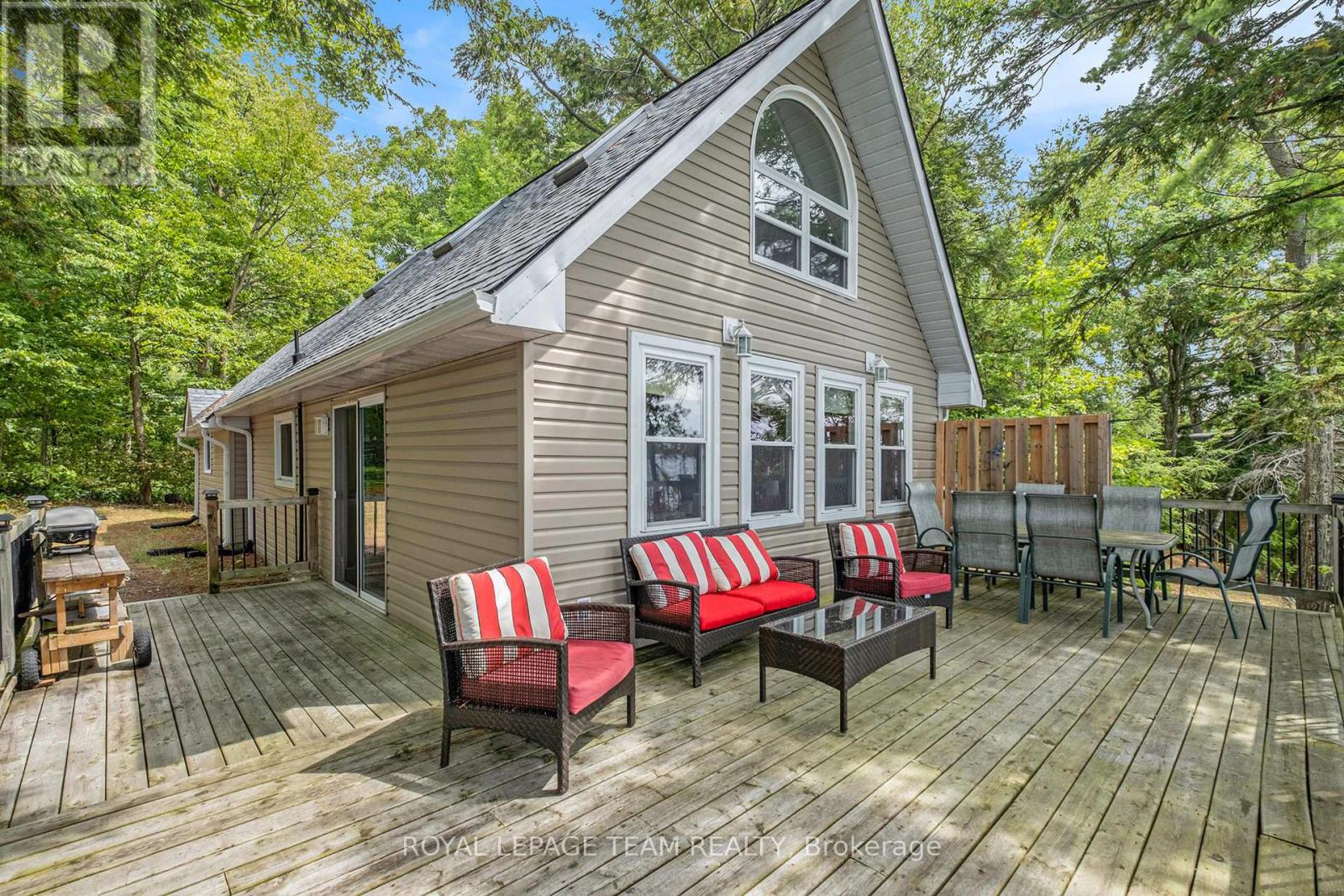 18 O9 Rd, Rideau Lakes, ON K0G 1L0