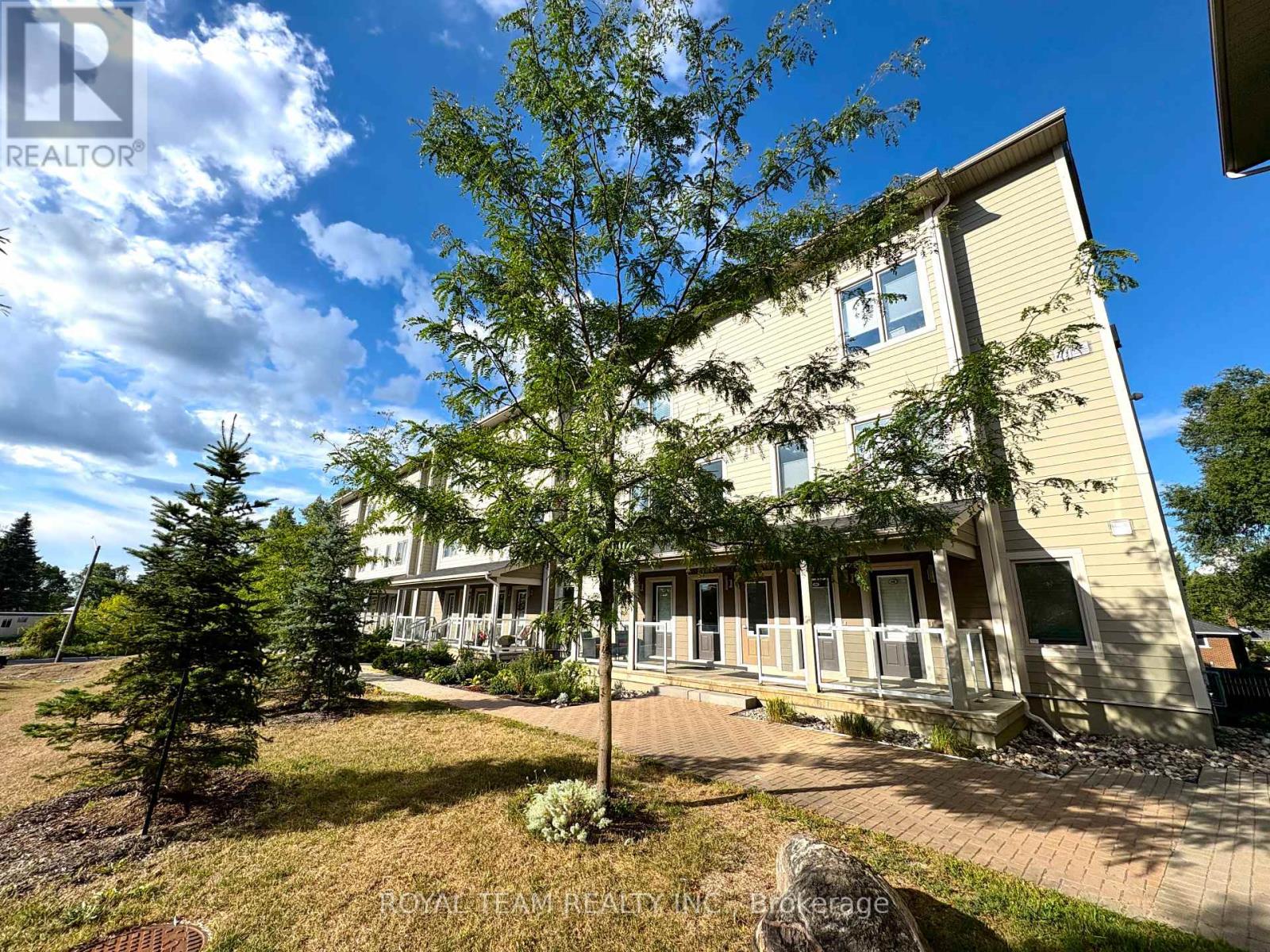 42 Meach Private, Ottawa, ON K2S 0T8