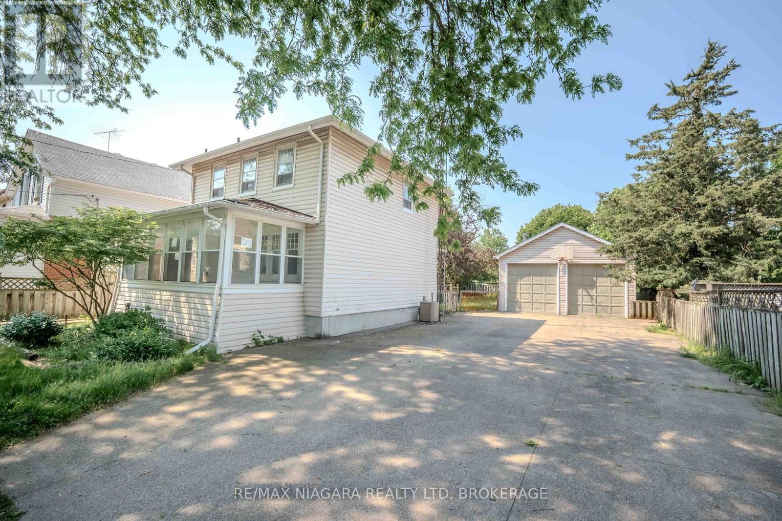 249 Russell Ave, St. Catharines, ON L2R 1X1