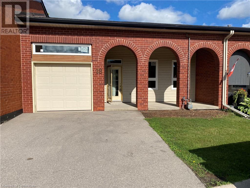 18 Archdeacon Clark Trl, Hamilton, ON L9B 2M2