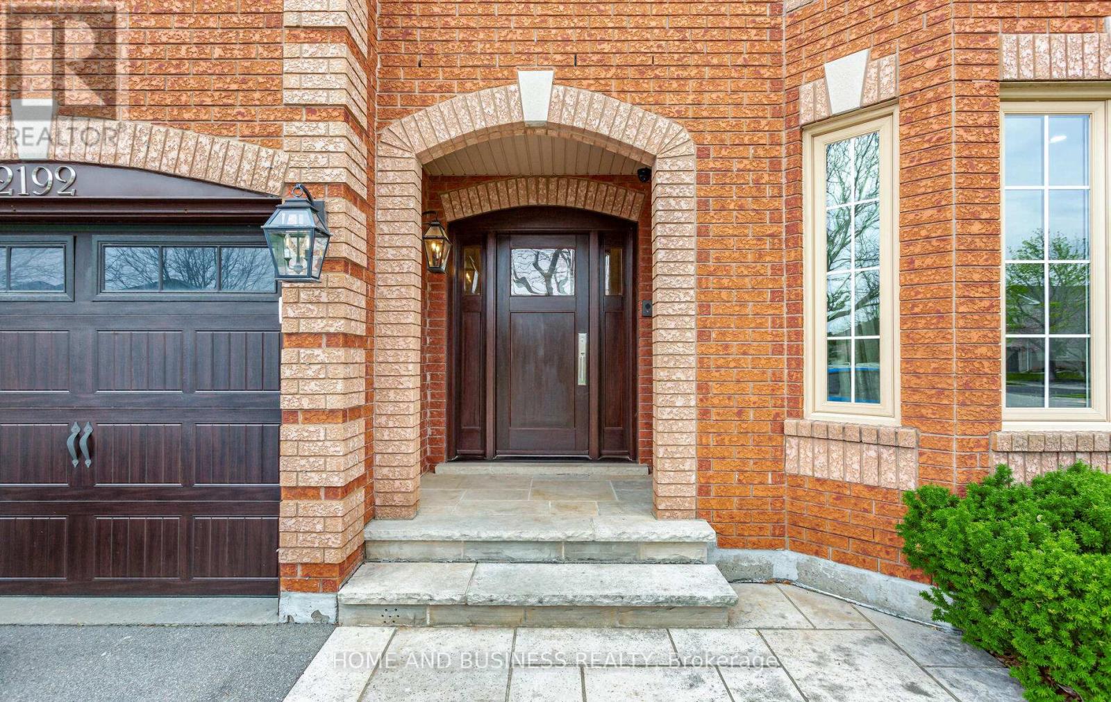 2192 Oakmead Blvd, Oakville, ON L6H 6B4
